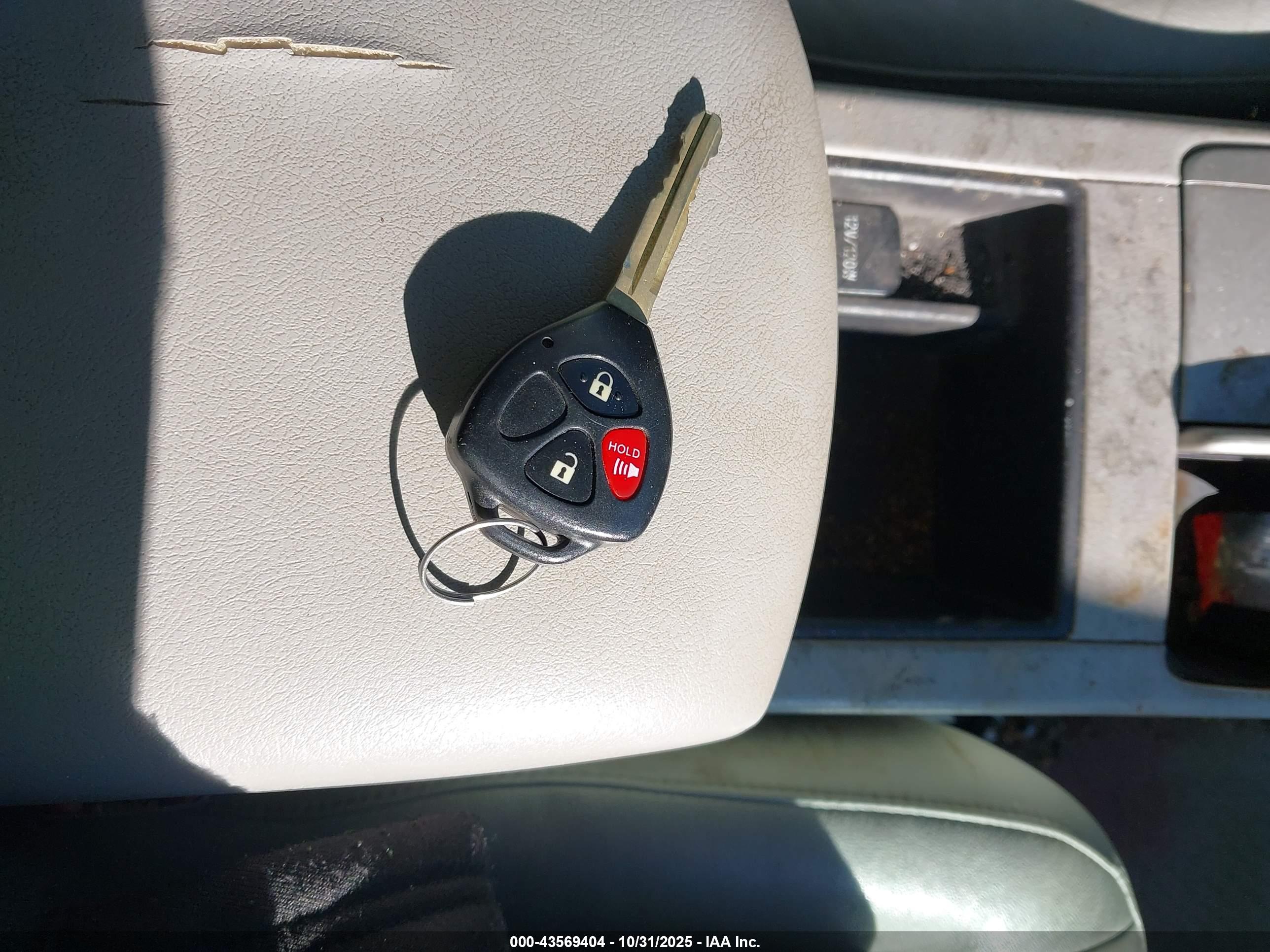TOYOTA CAMRY image 11