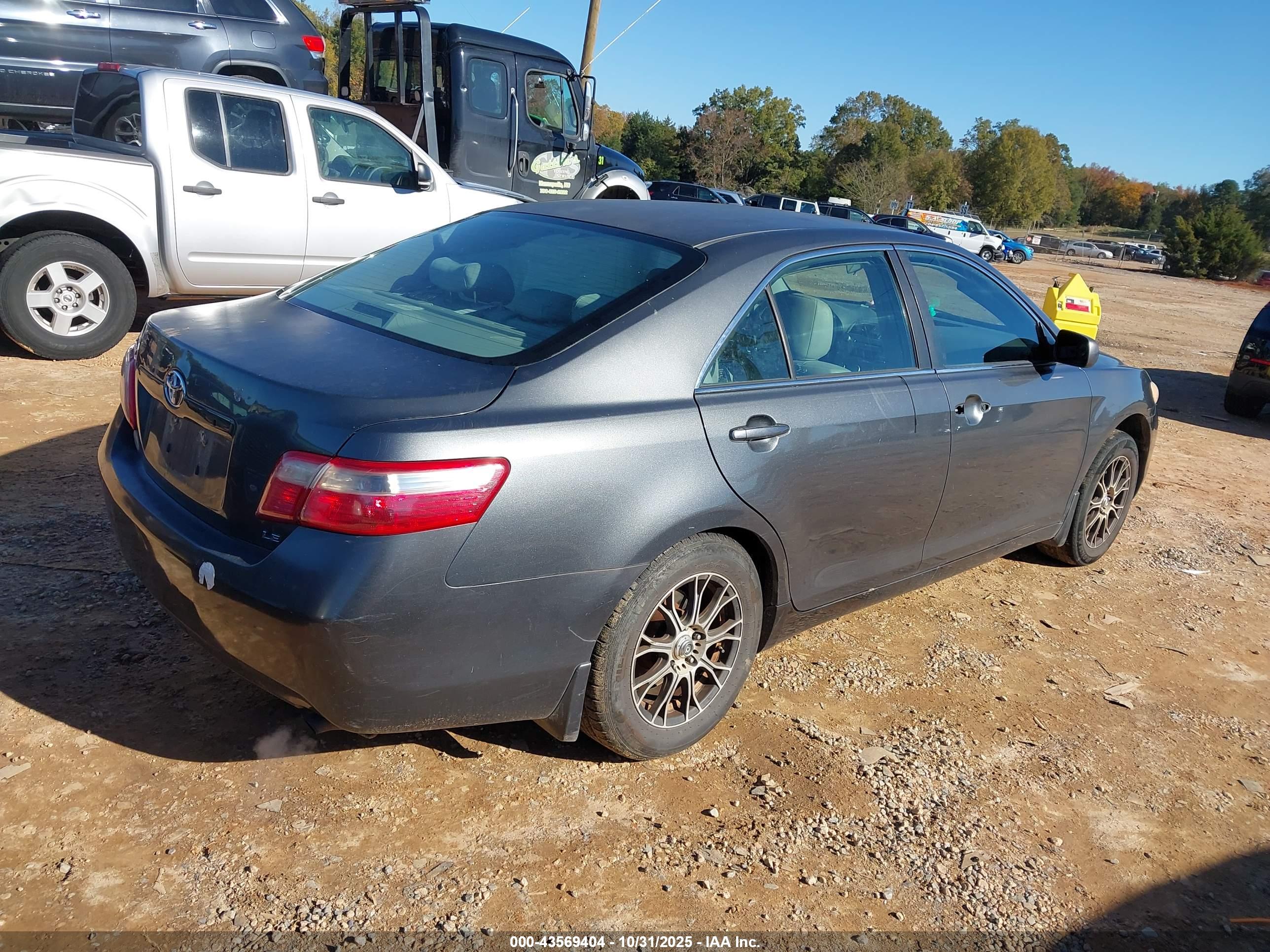 TOYOTA CAMRY image 4