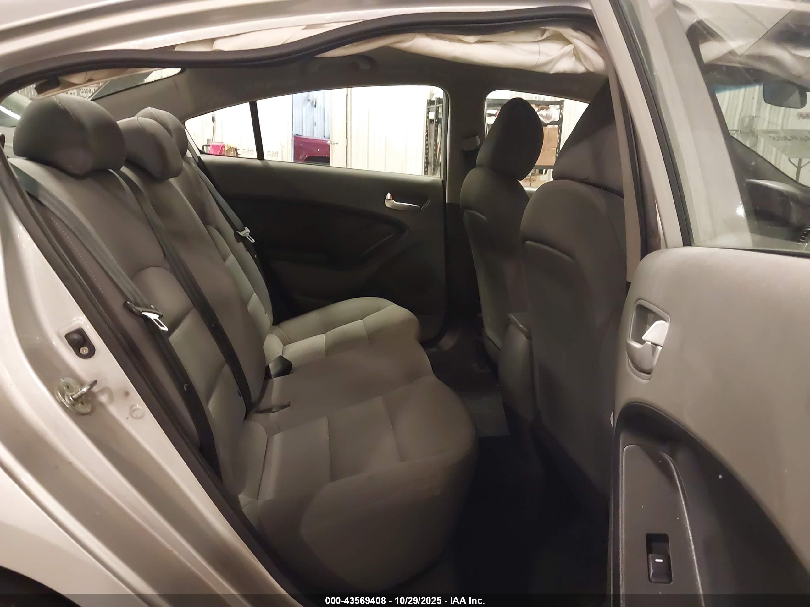 KIA FORTE image 8