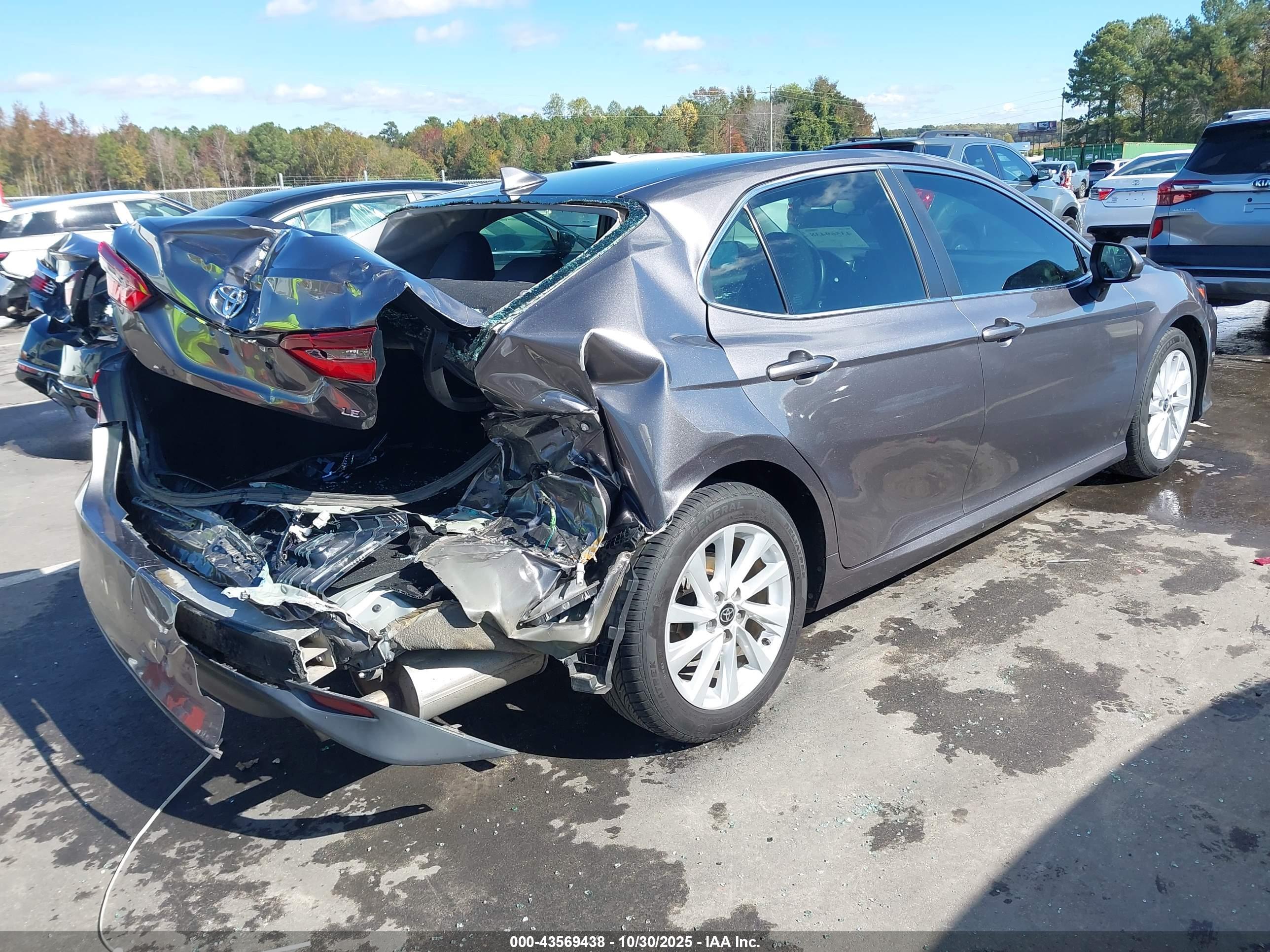 TOYOTA CAMRY image 4