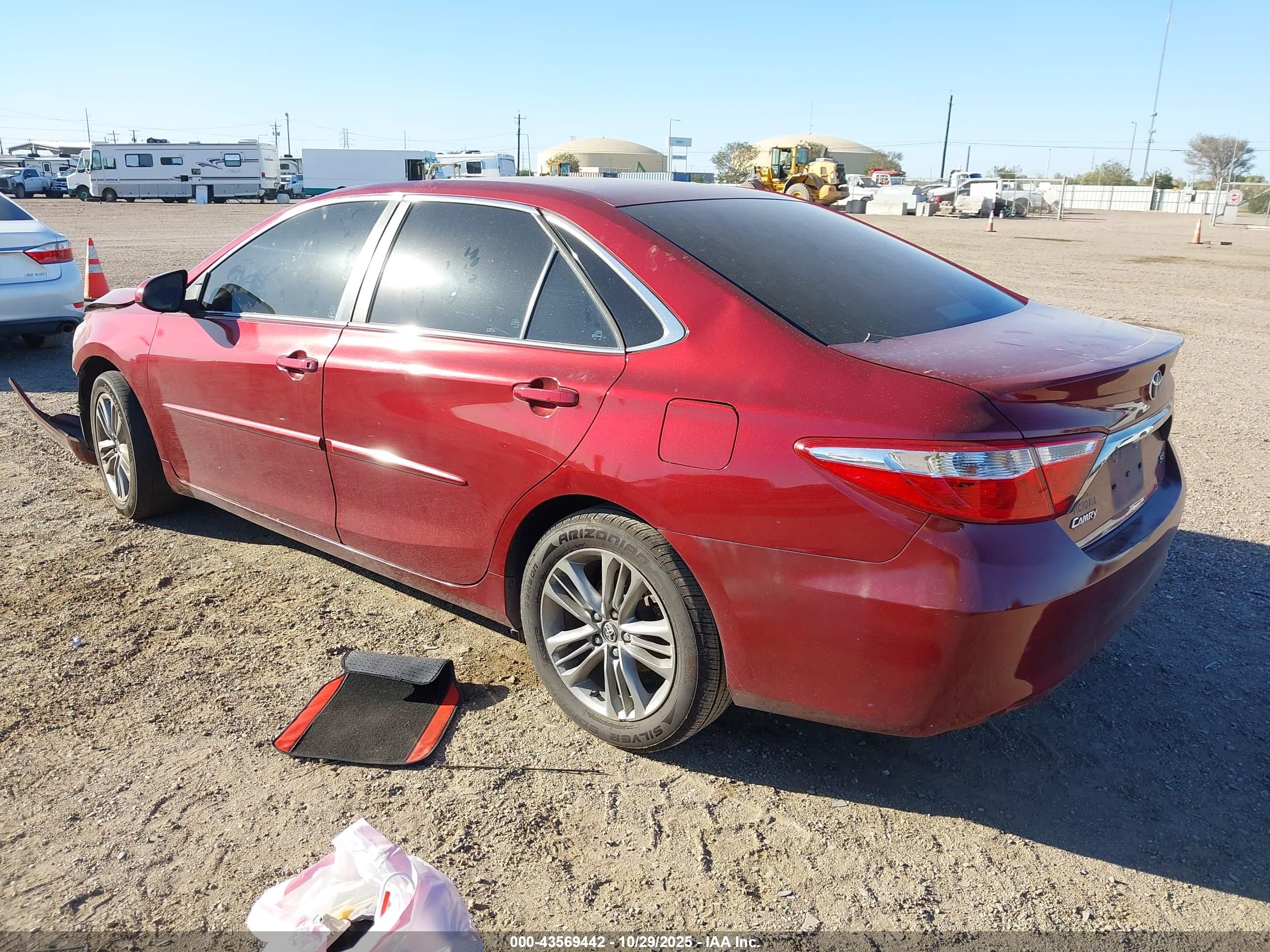 TOYOTA CAMRY image 3