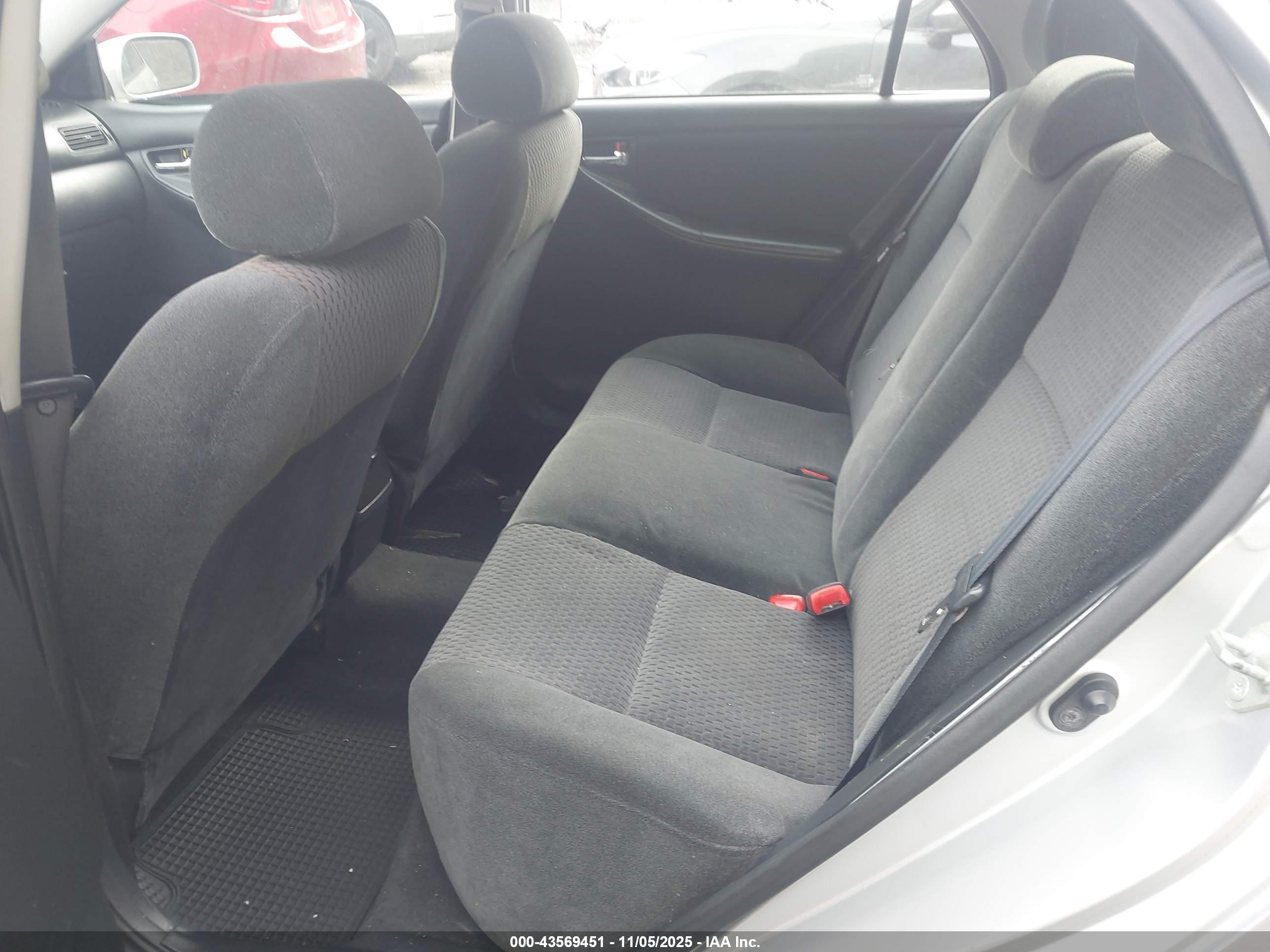 TOYOTA COROLLA image 8