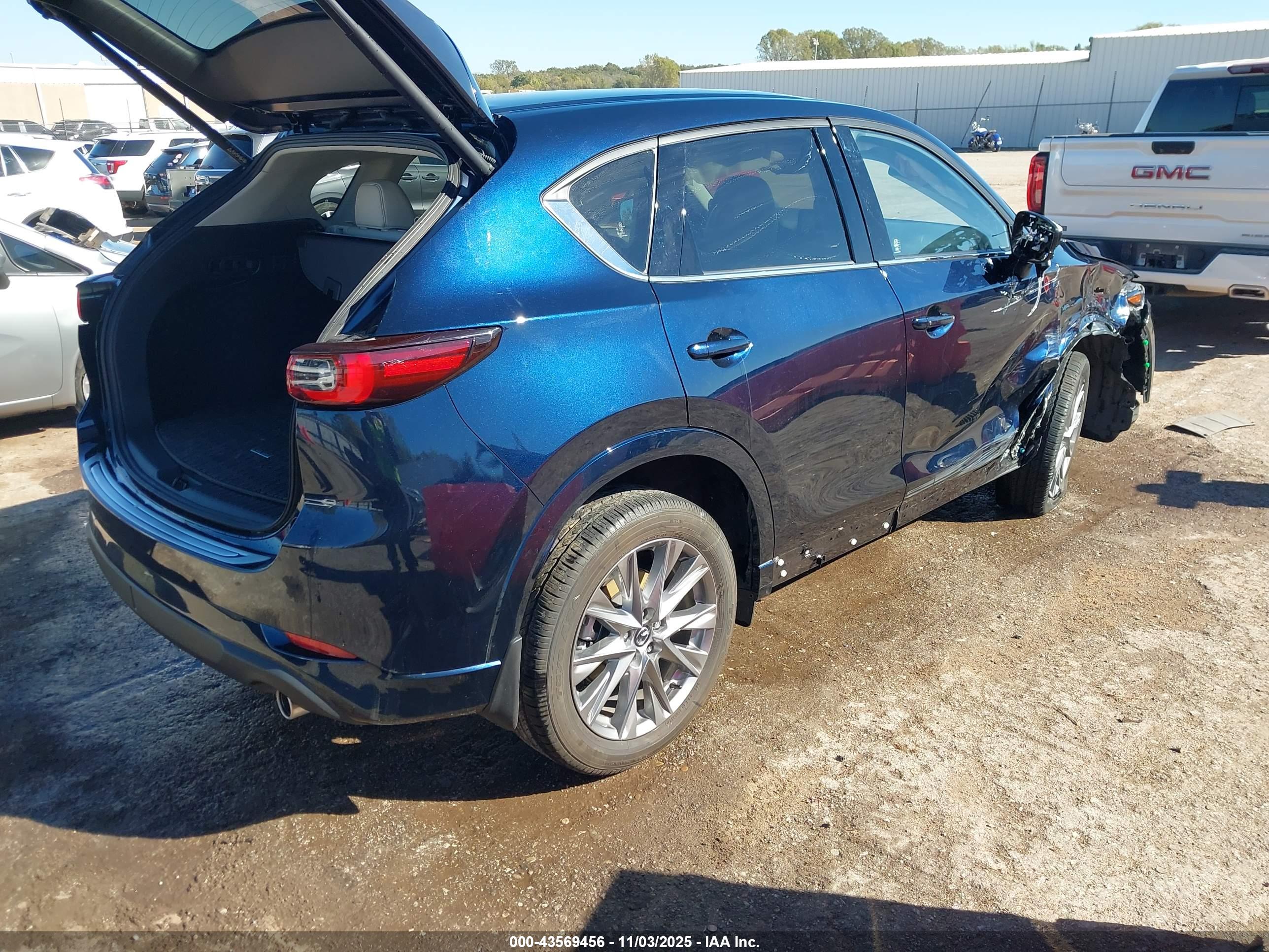 MAZDA CX-5 image 4