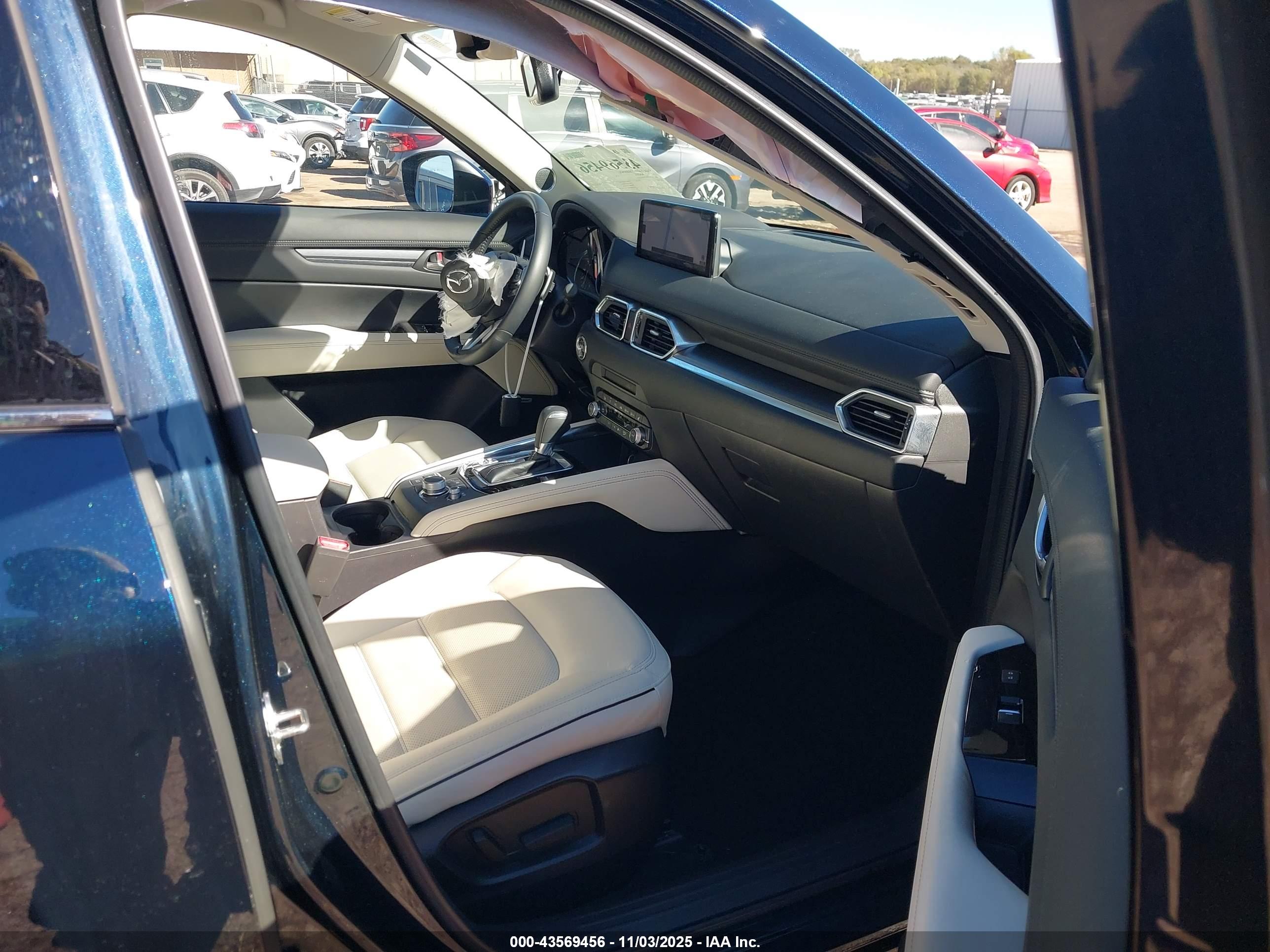 MAZDA CX-5 image 5