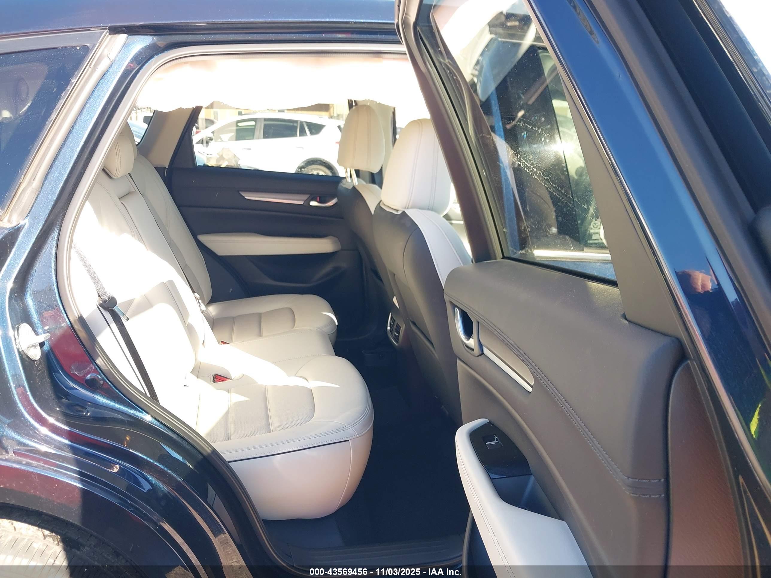 MAZDA CX-5 image 8
