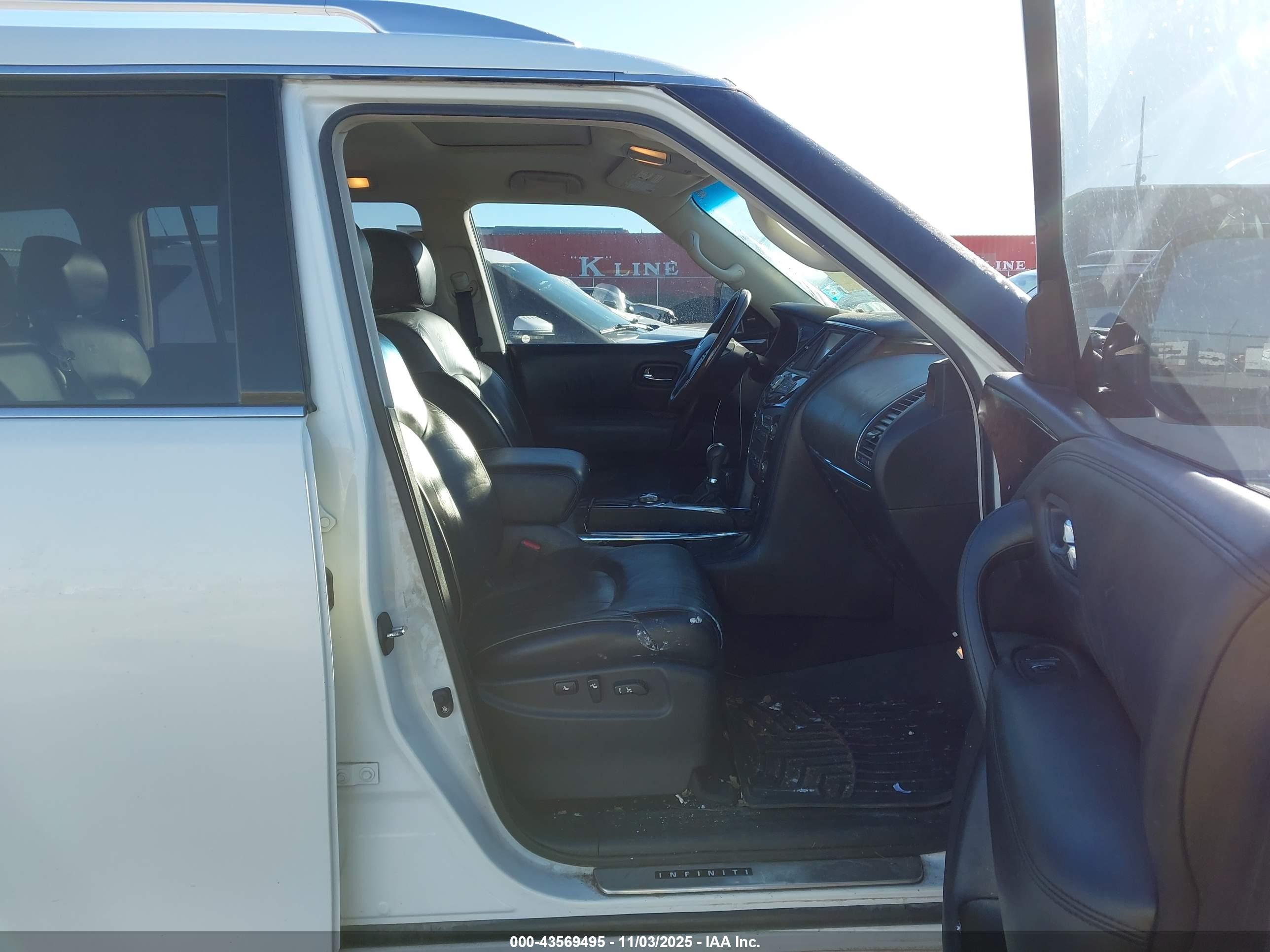 INFINITI QX80 image 5