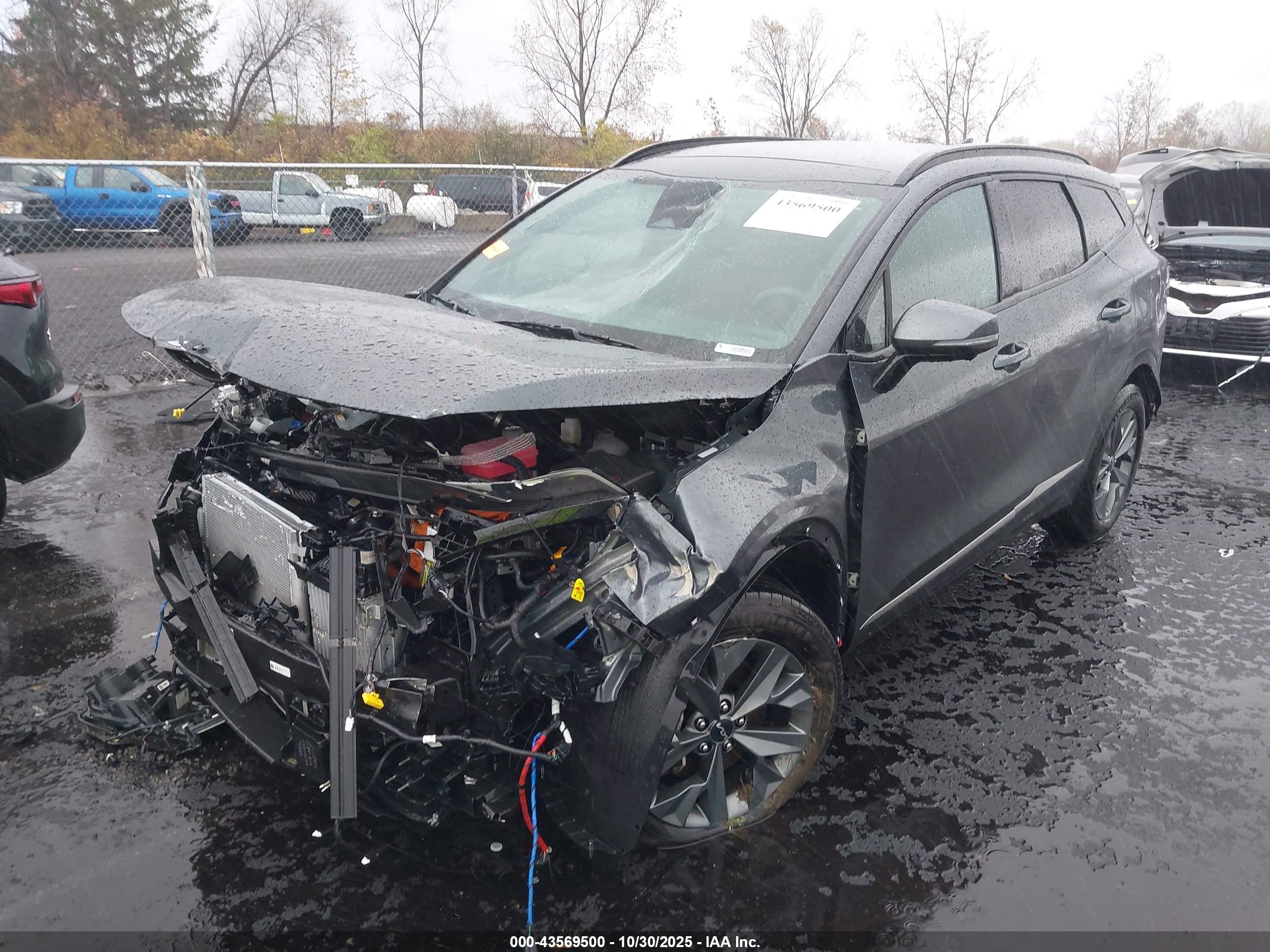 KIA SPORTAGE image 2