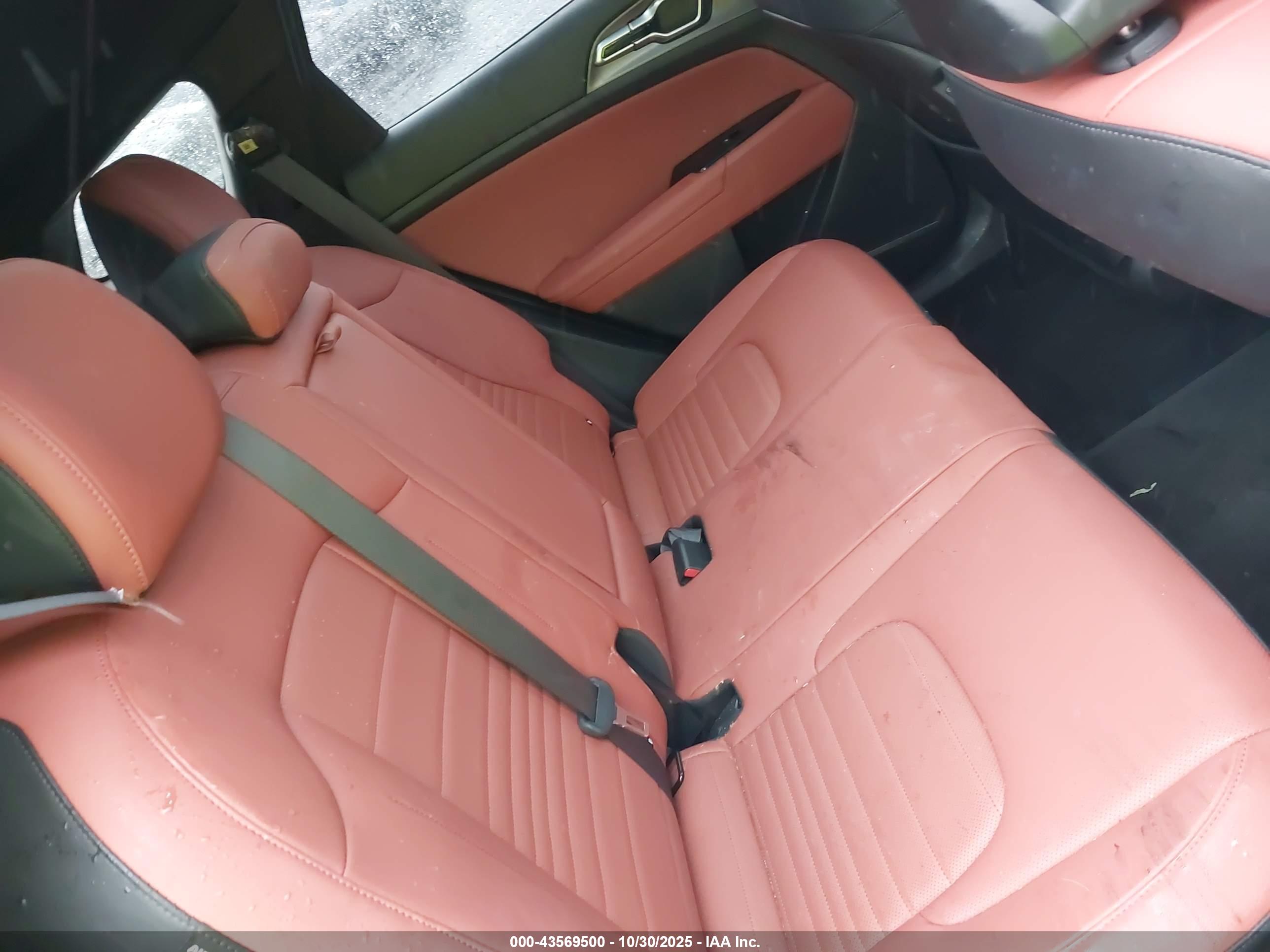 KIA SPORTAGE image 8