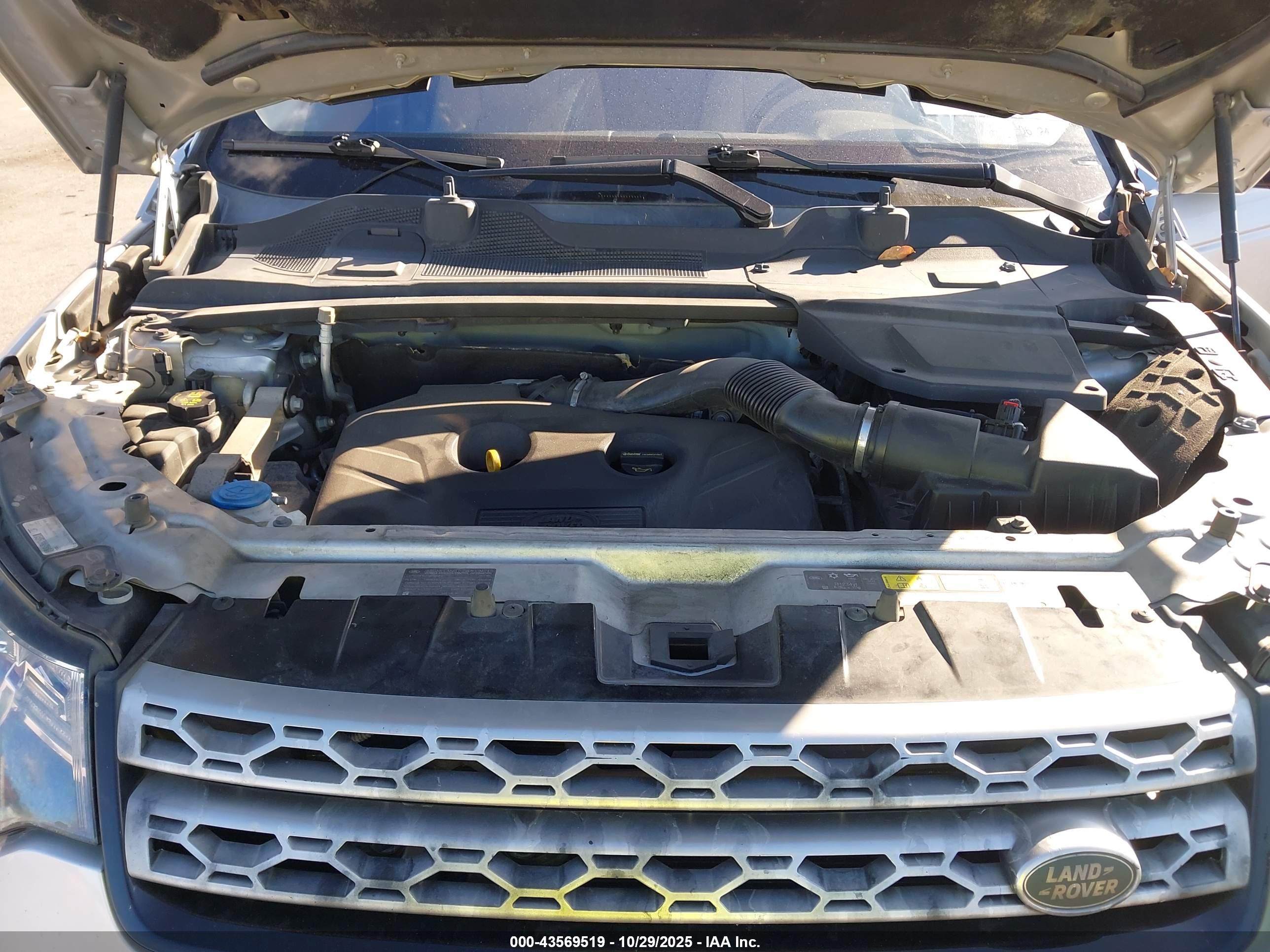 LAND ROVER image 10
