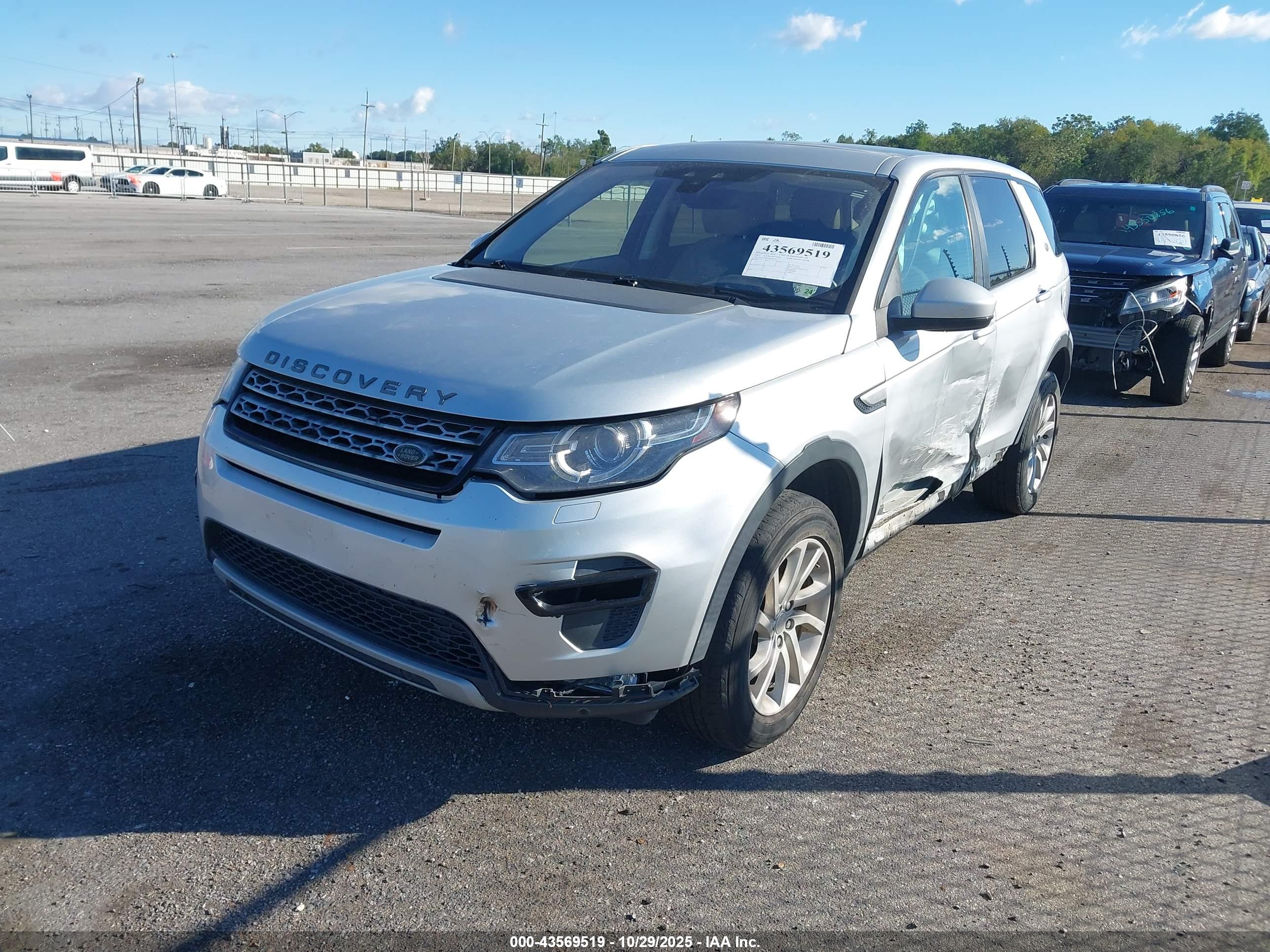 LAND ROVER image 2