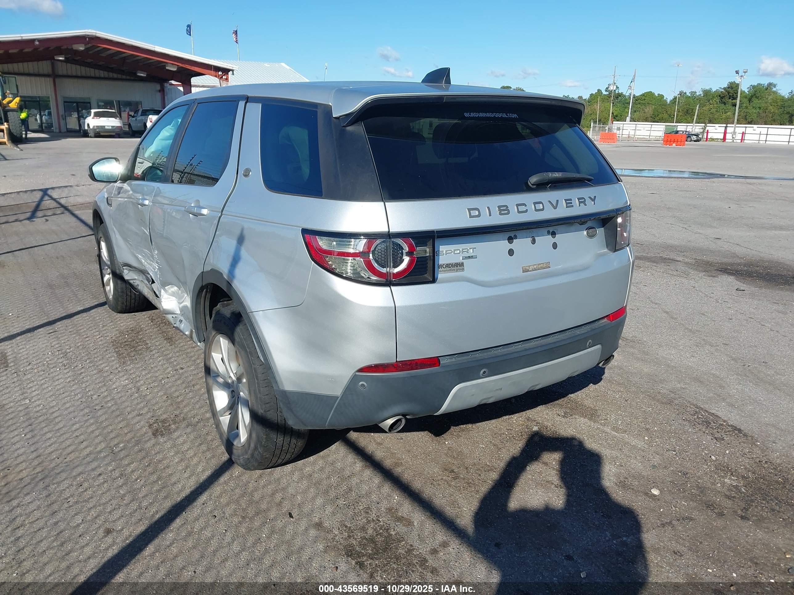 LAND ROVER image 3