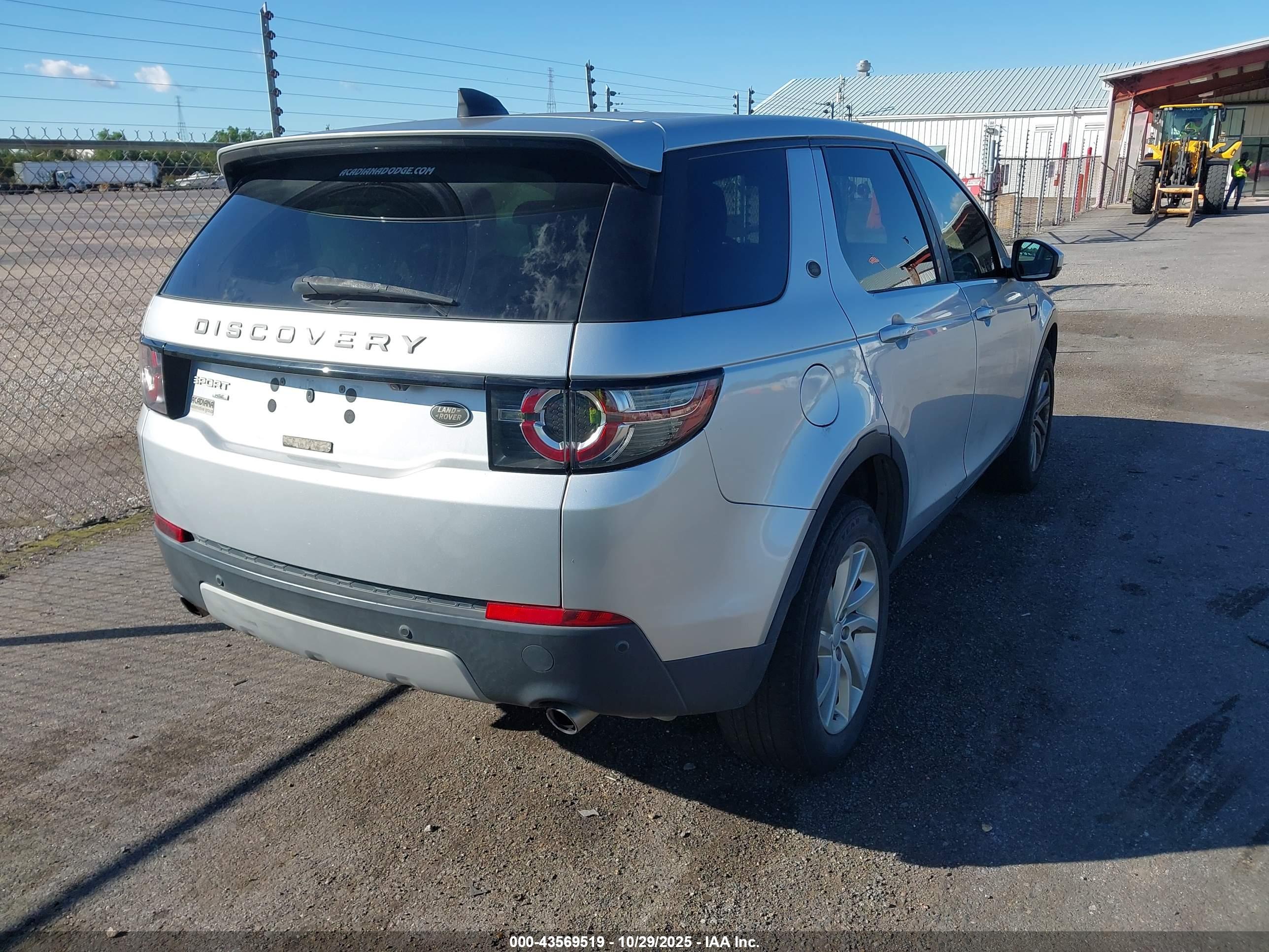 LAND ROVER image 4