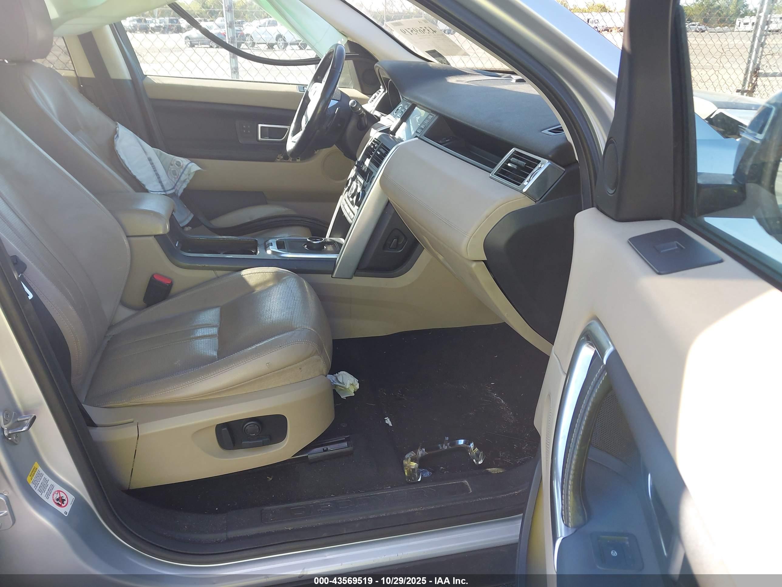 LAND ROVER image 5