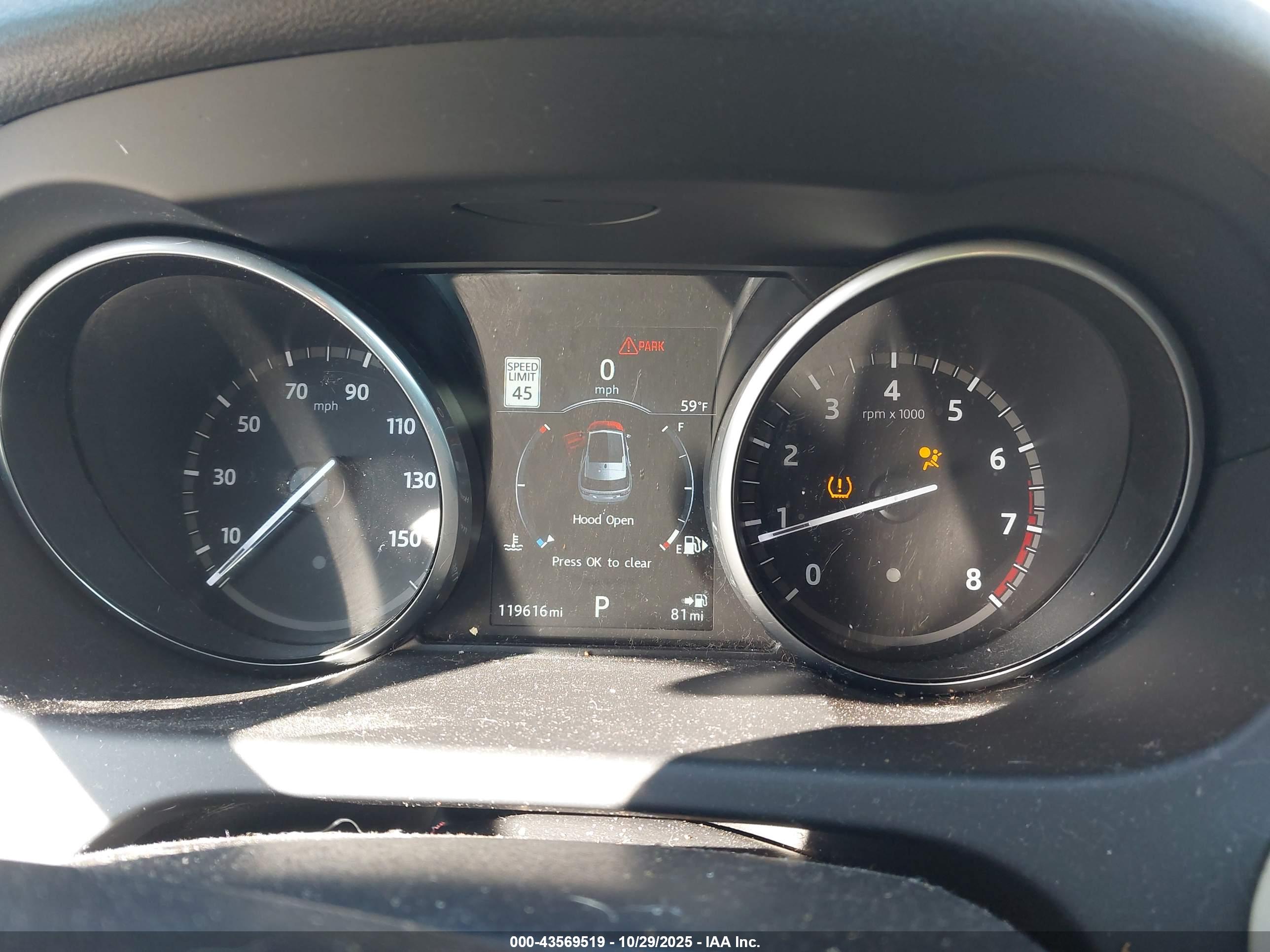 LAND ROVER image 7