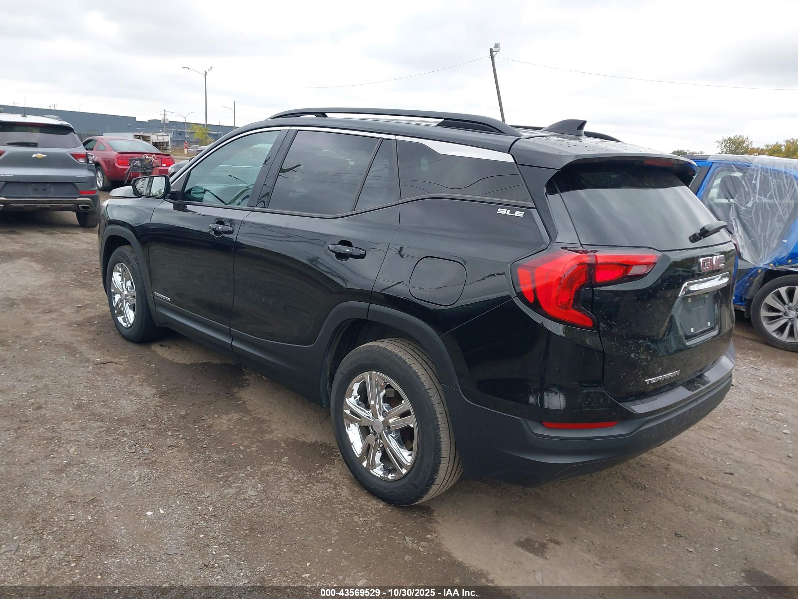 GMC TERRAIN image 3