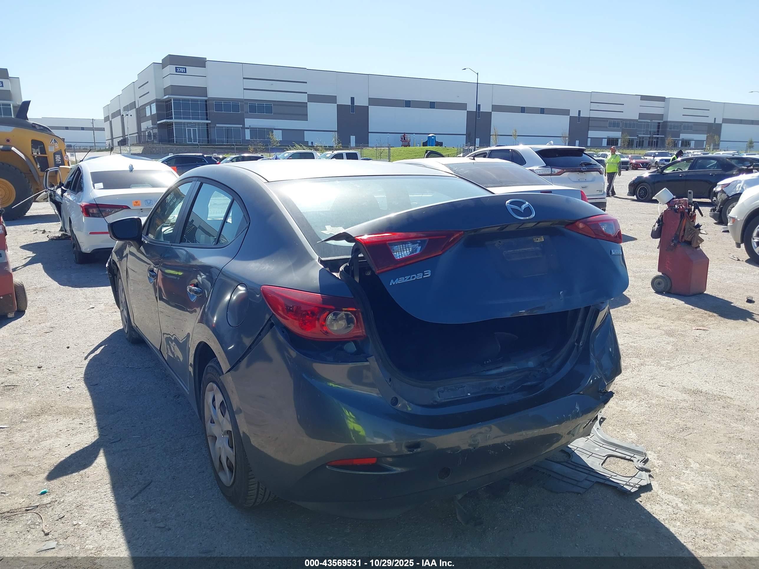 MAZDA MAZDA3 image 3