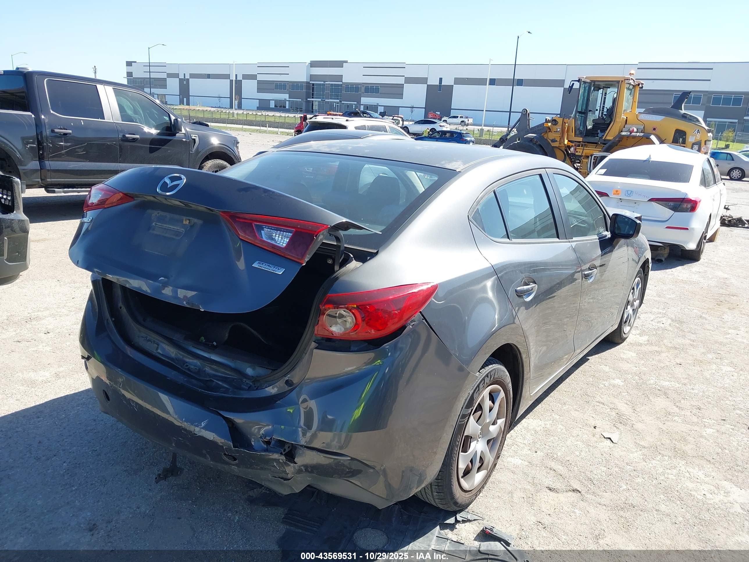 MAZDA MAZDA3 image 4