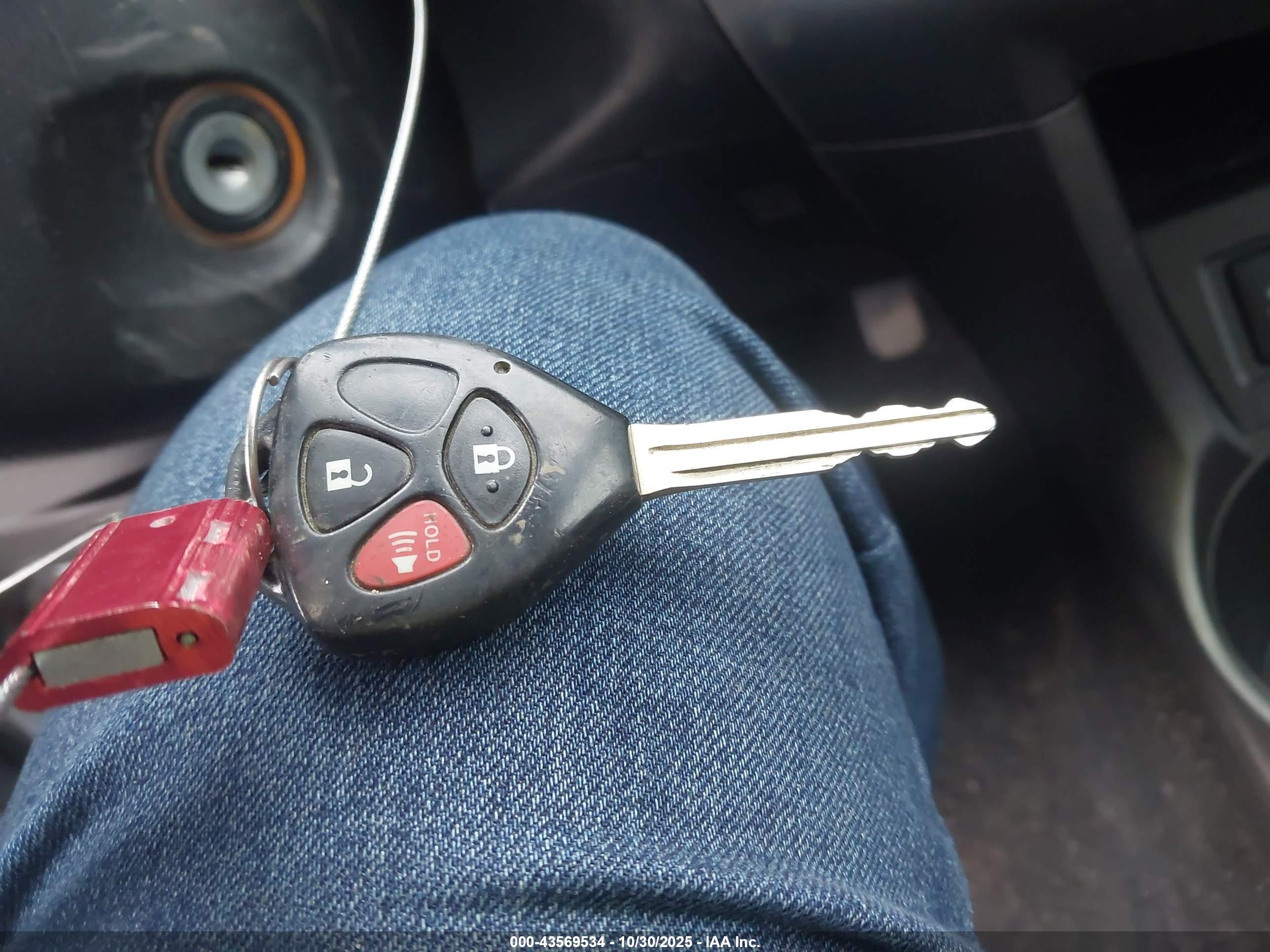 TOYOTA RAV4 image 11
