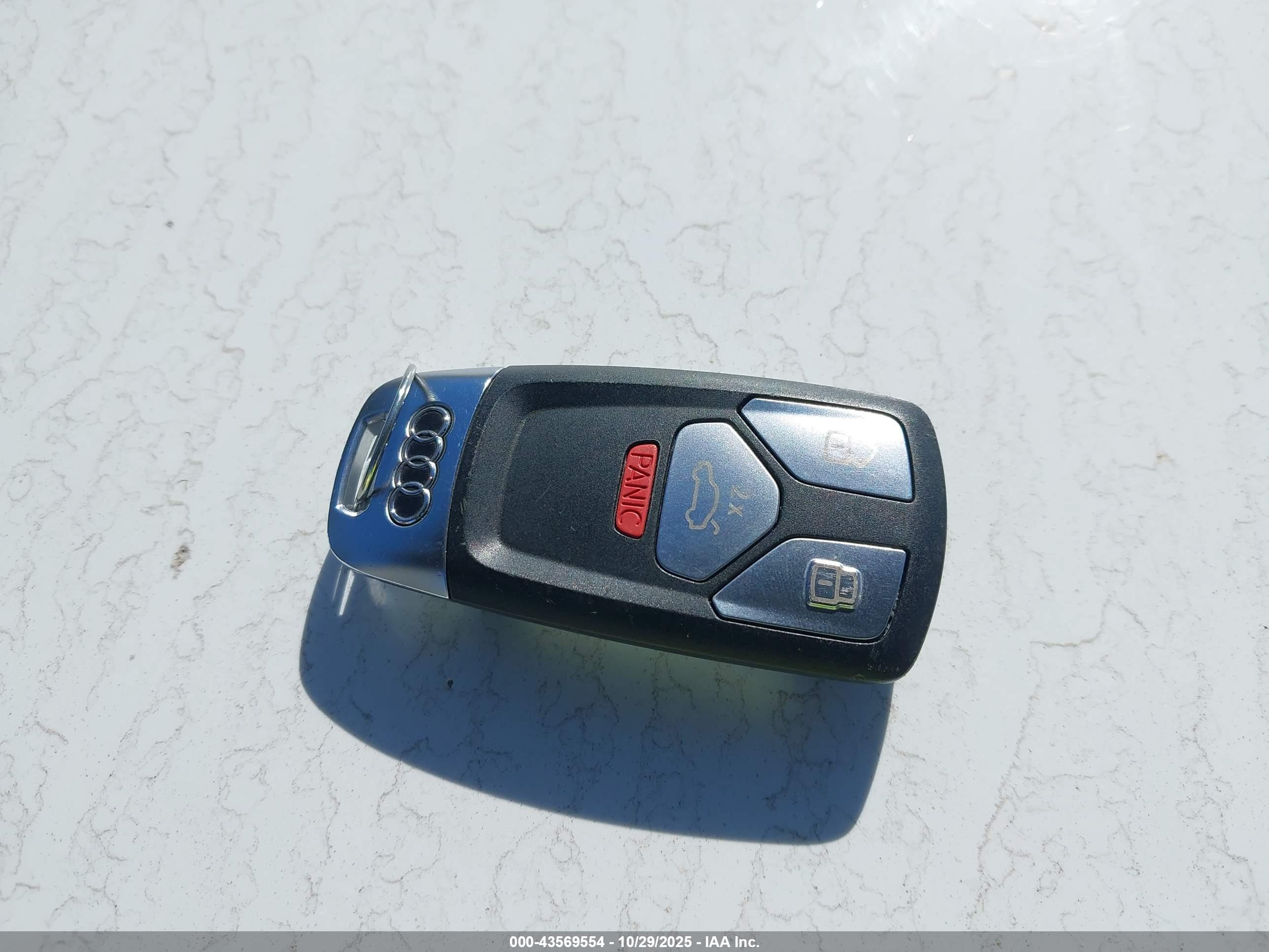 AUDI A4 image 11