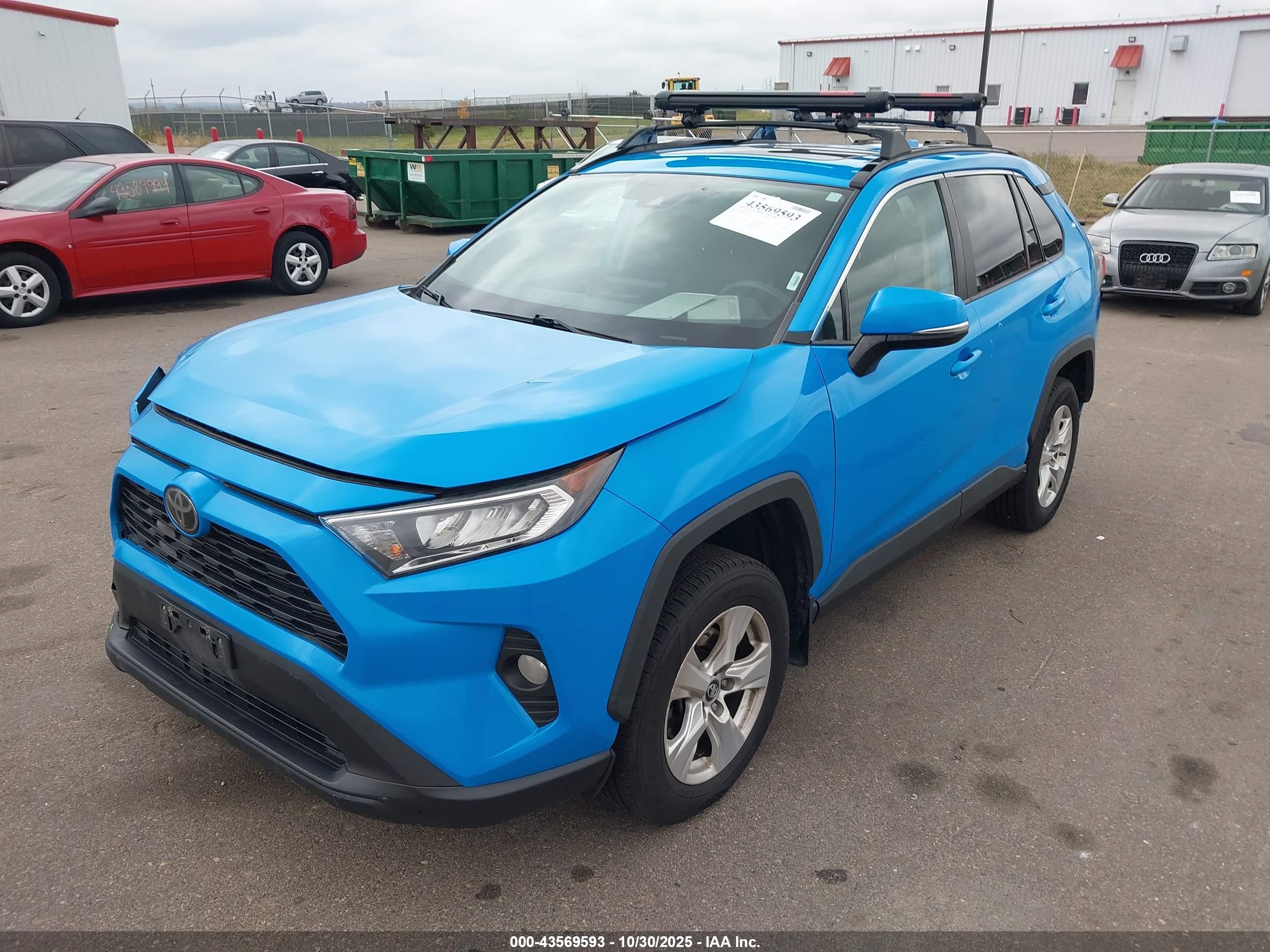 TOYOTA RAV4 image 2