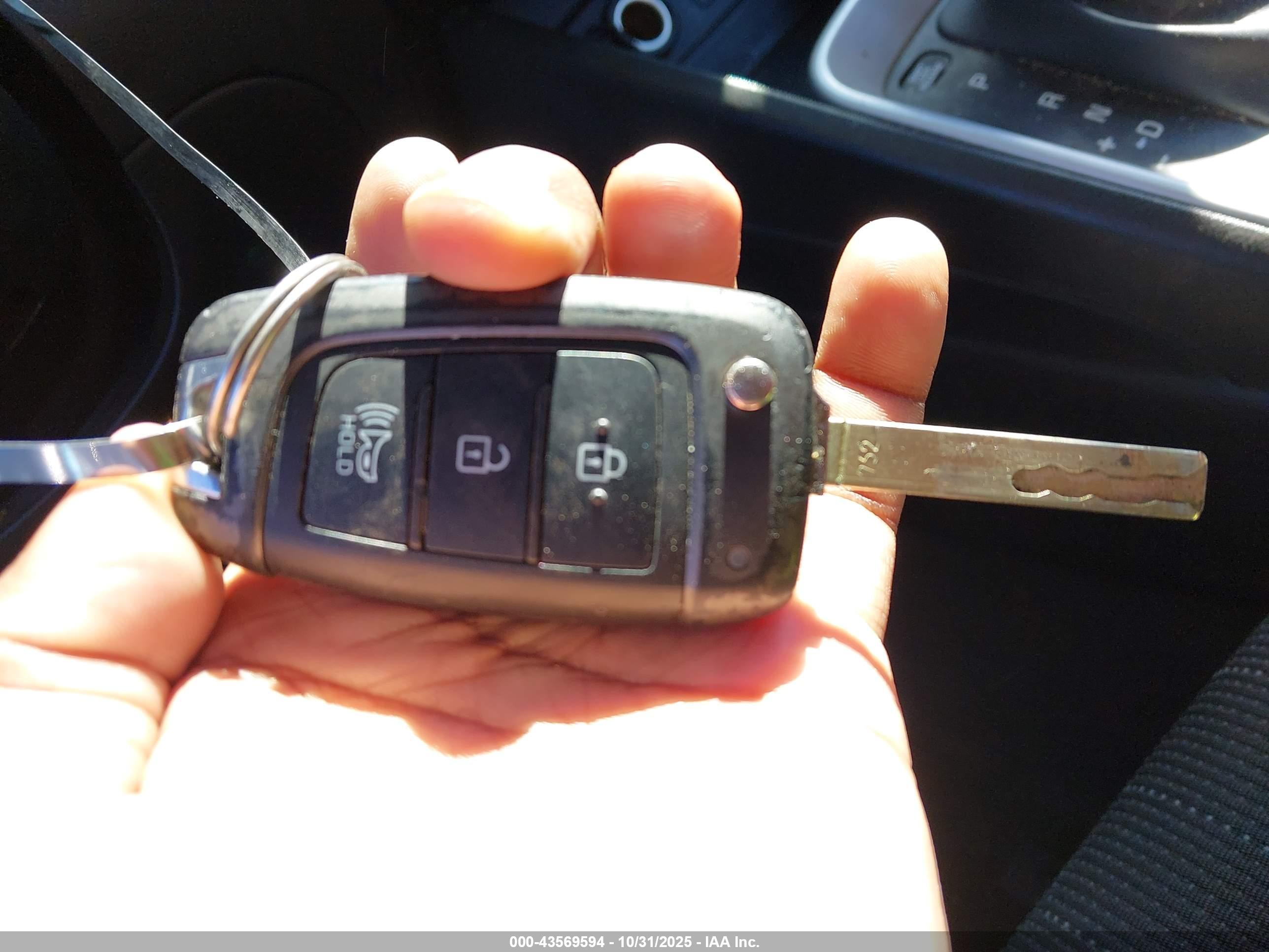 HYUNDAI VENUE image 11