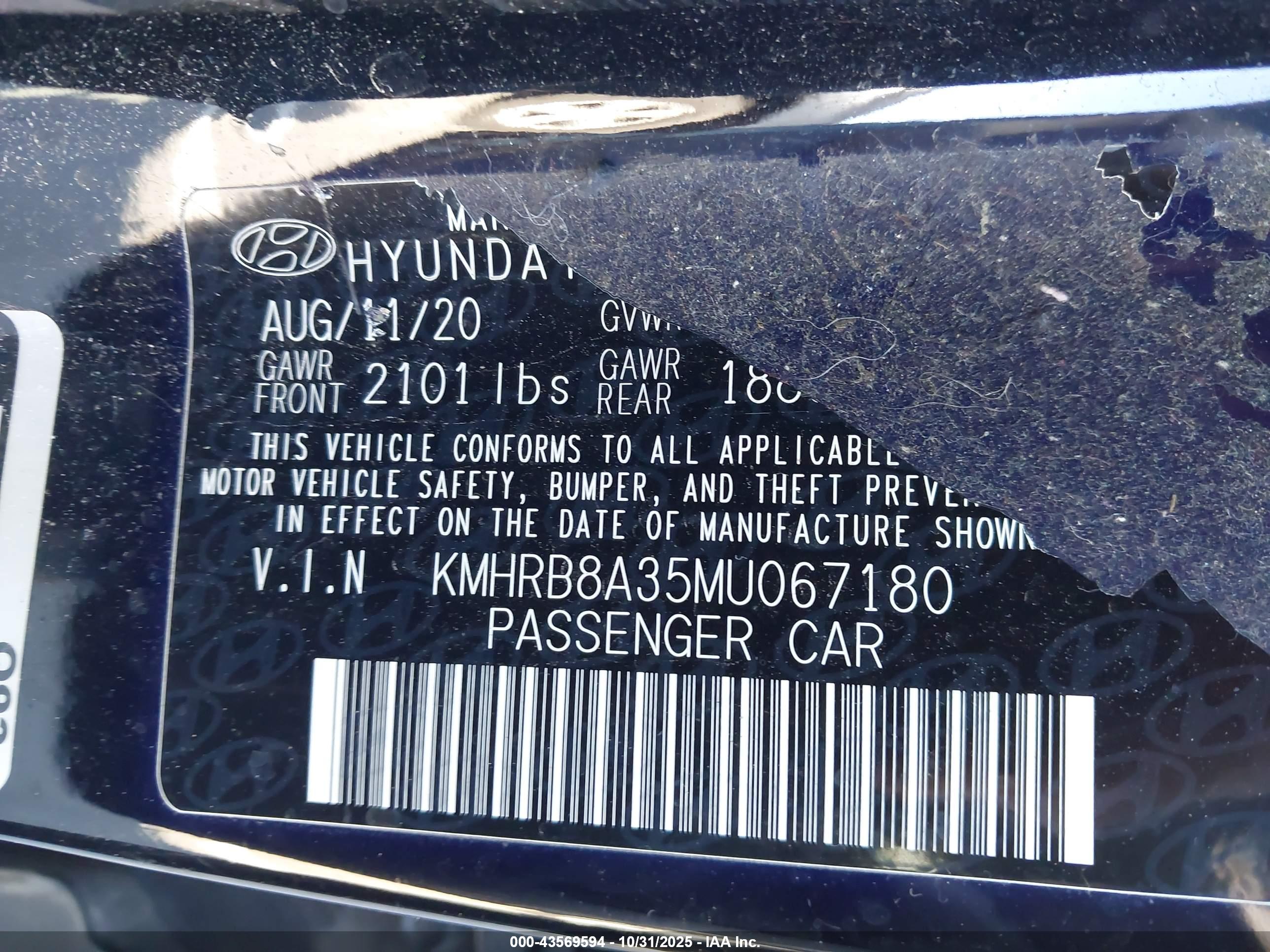 HYUNDAI VENUE image 9