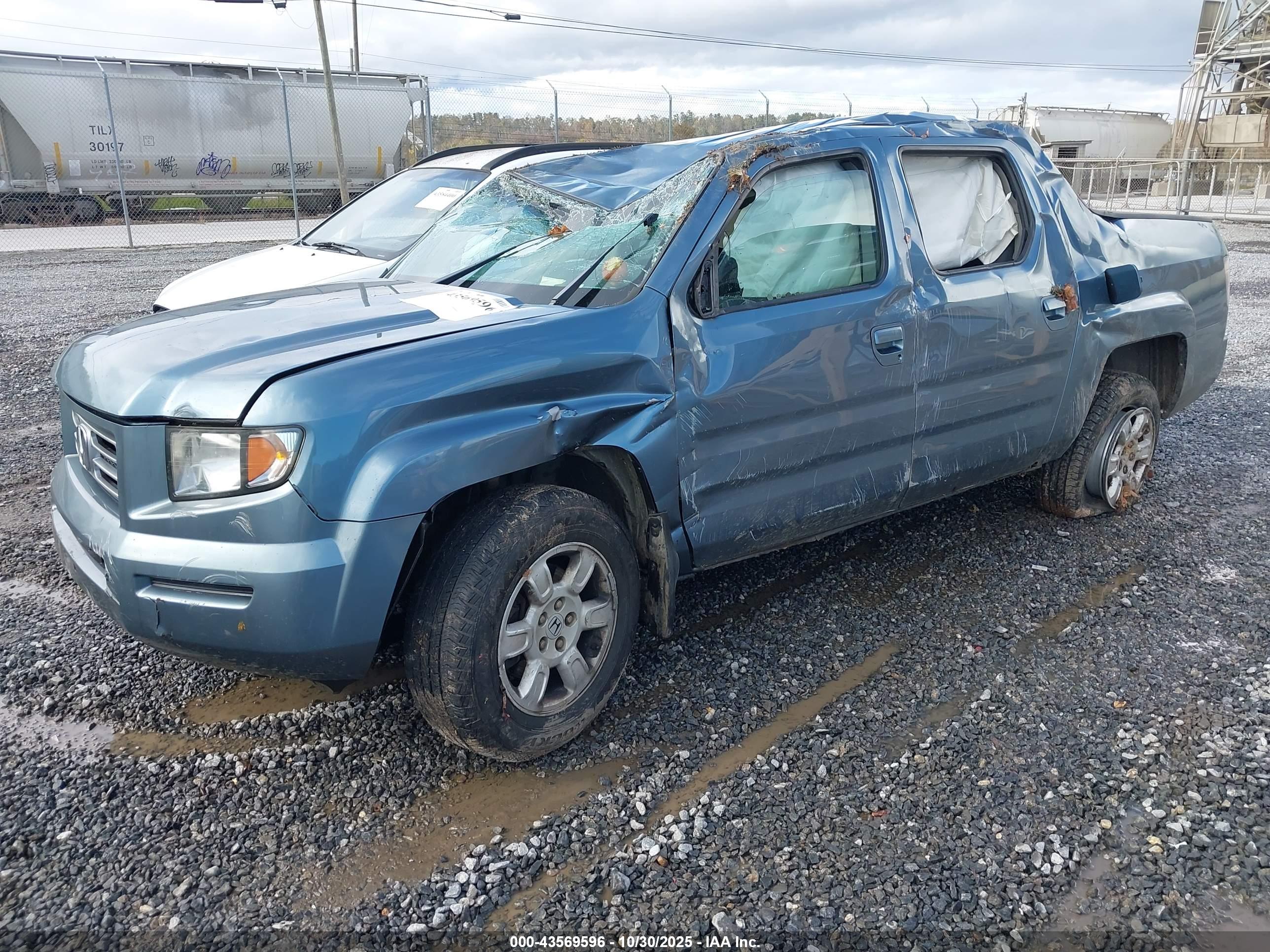 HONDA RIDGELINE image 2