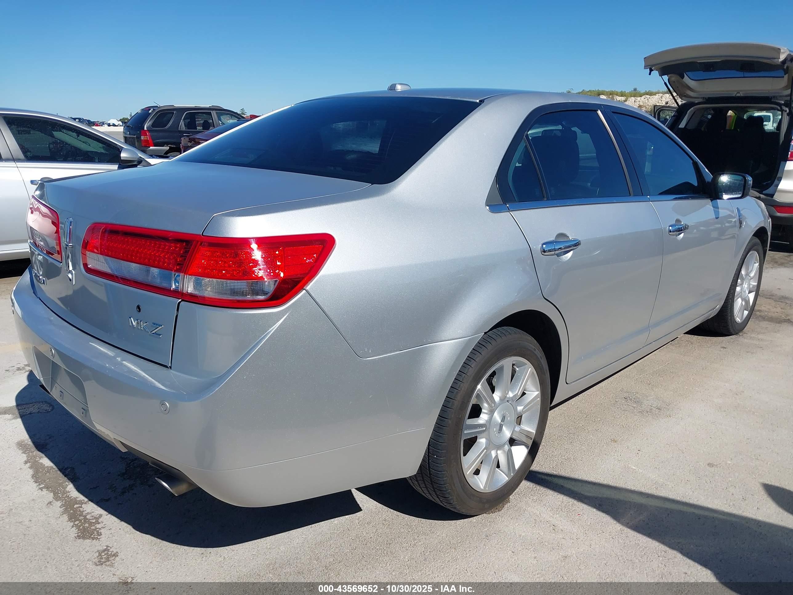 LINCOLN MKZ image 4