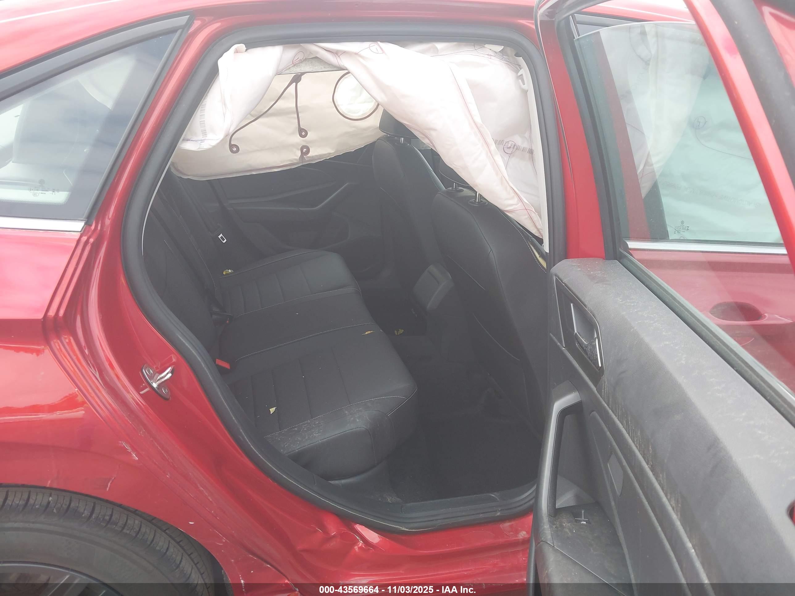 VOLKSWAGEN JETTA image 8