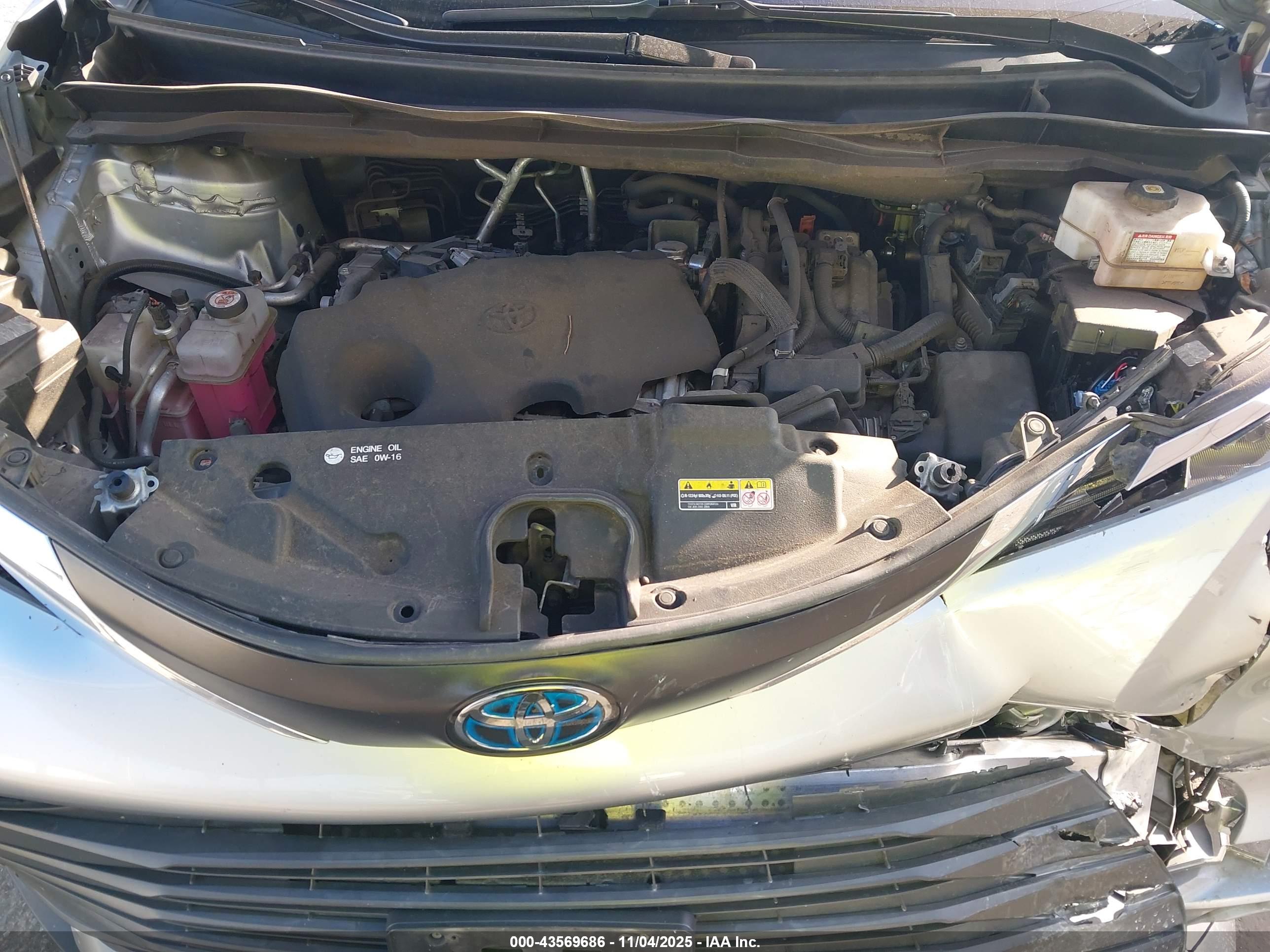 TOYOTA SIENNA image 10