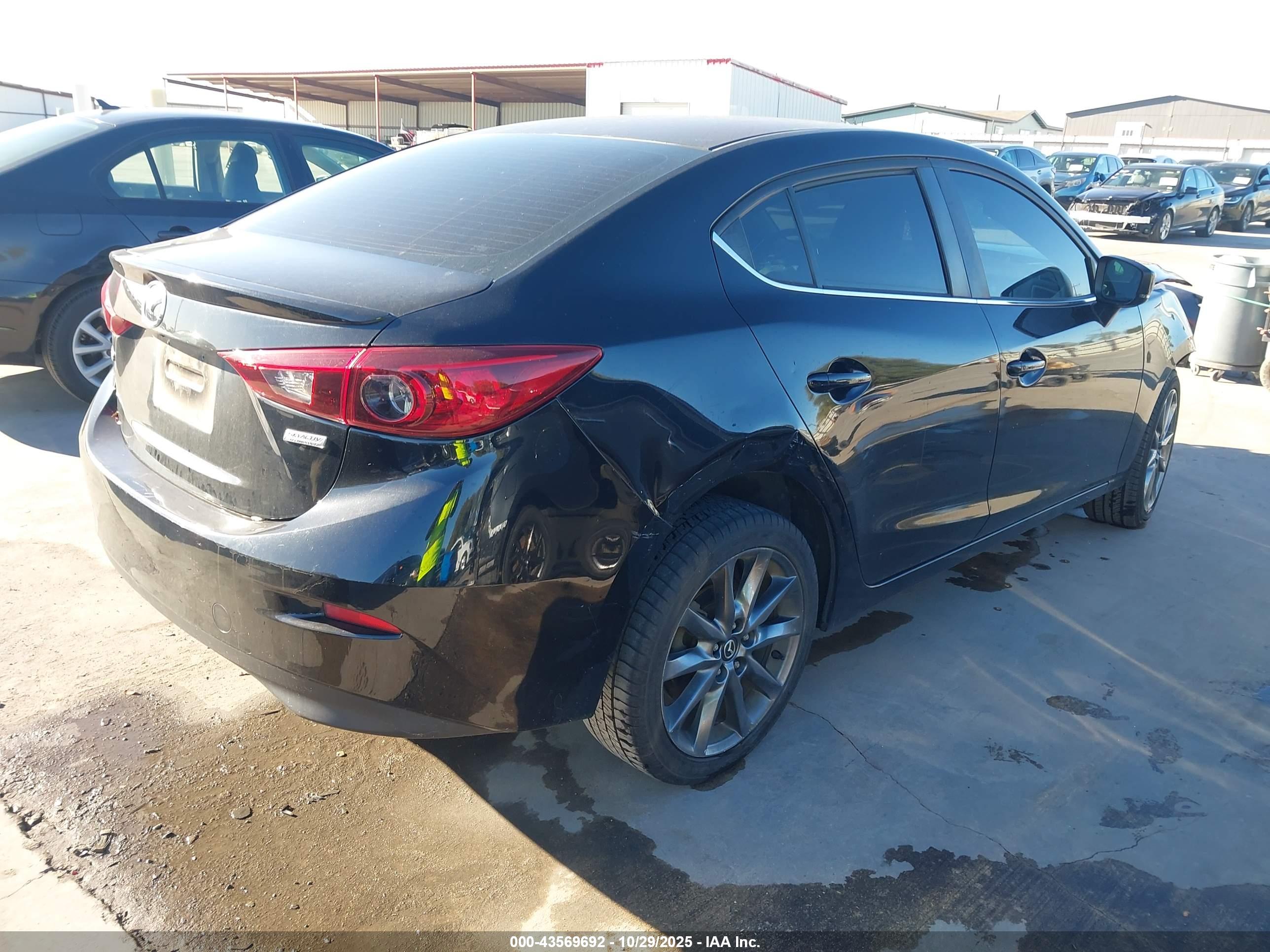 MAZDA MAZDA3 image 4