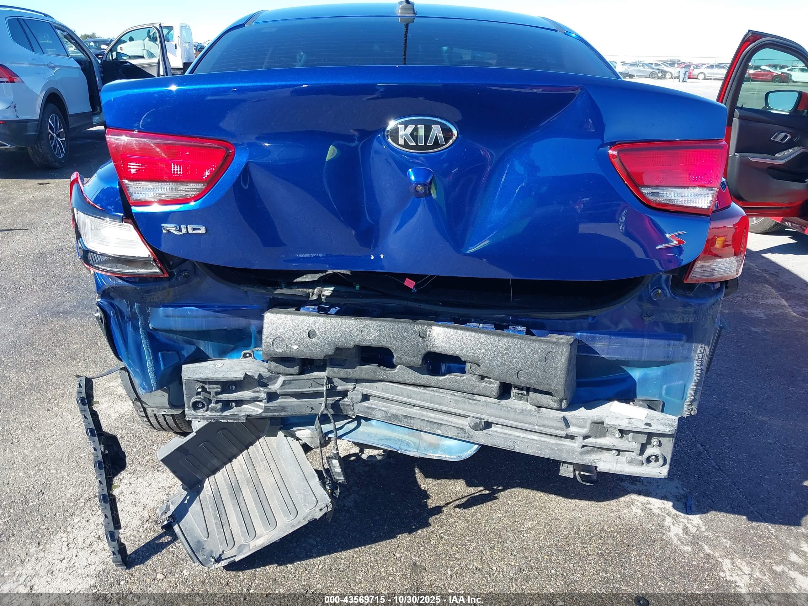 KIA RIO image 6