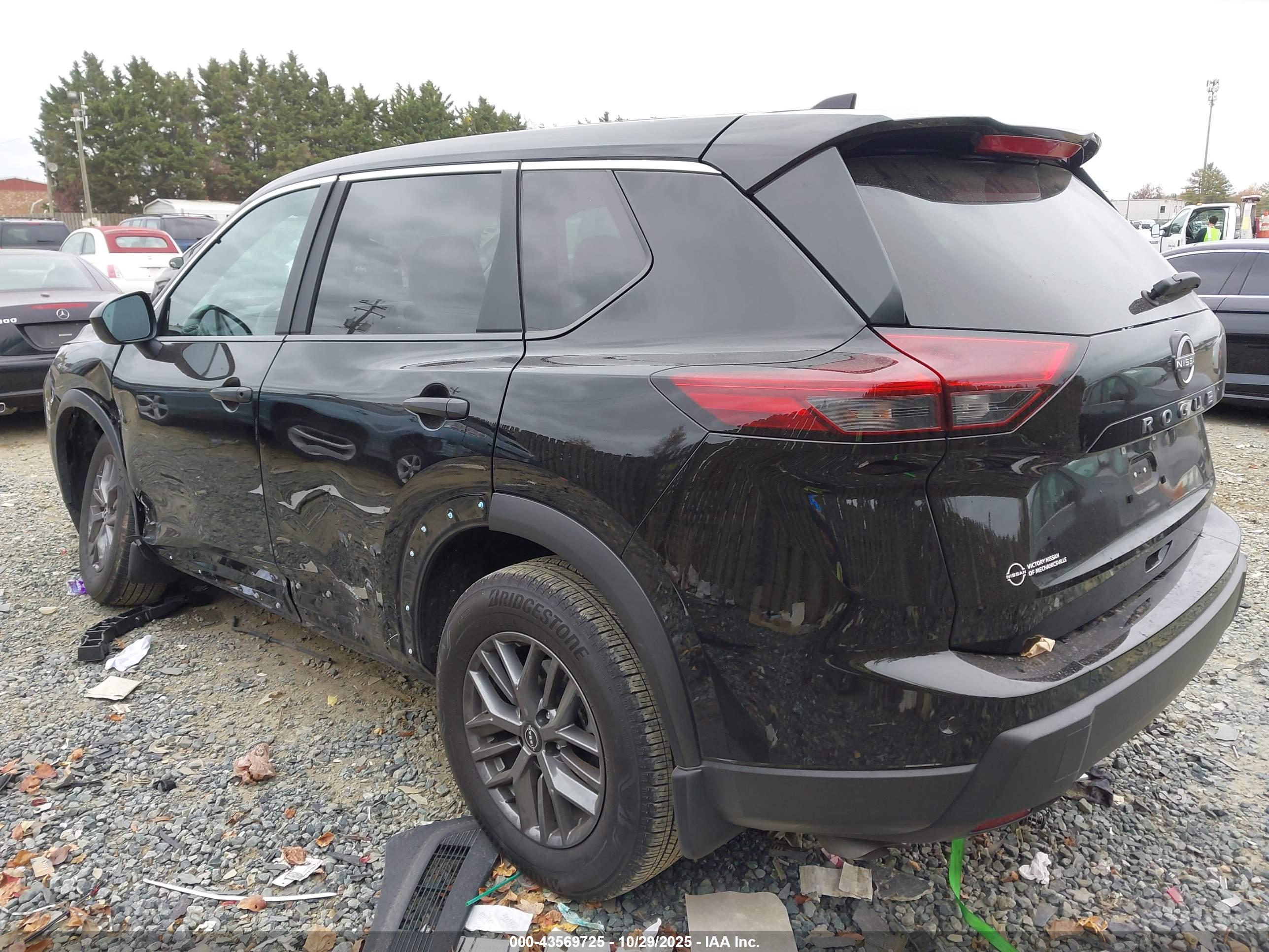 NISSAN ROGUE image 3