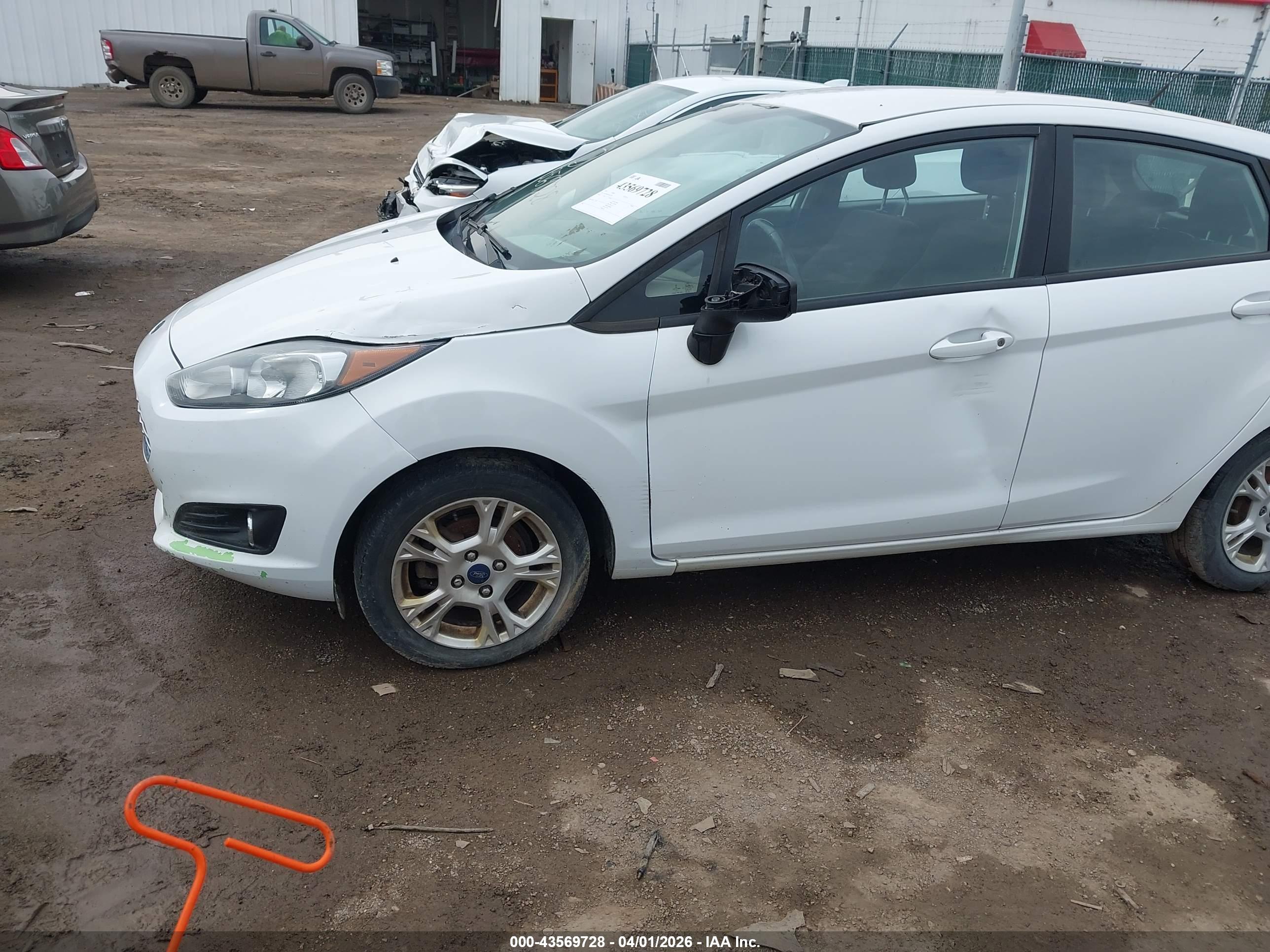 FORD FIESTA image 6