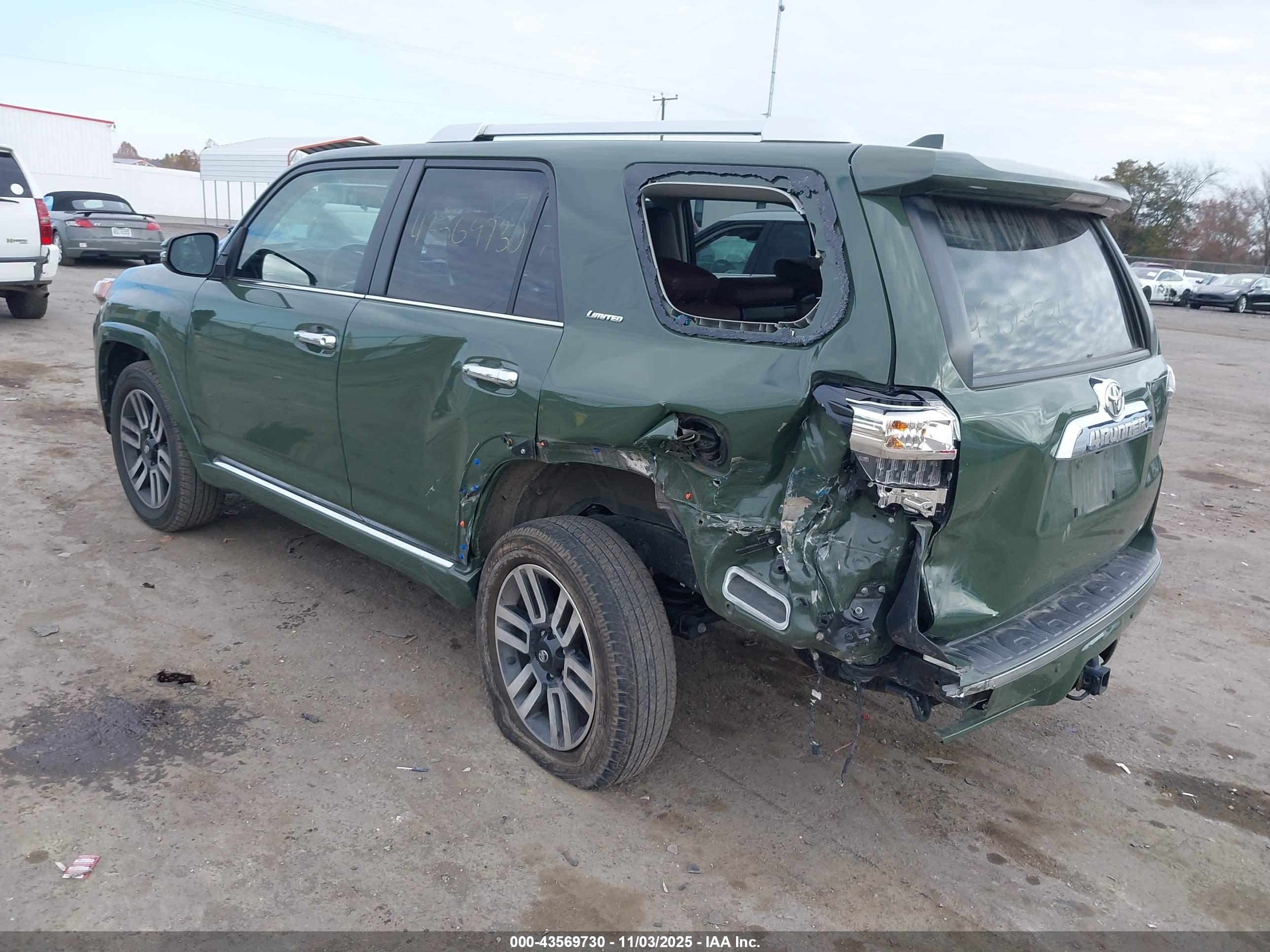 TOYOTA 4RUNNER image 3
