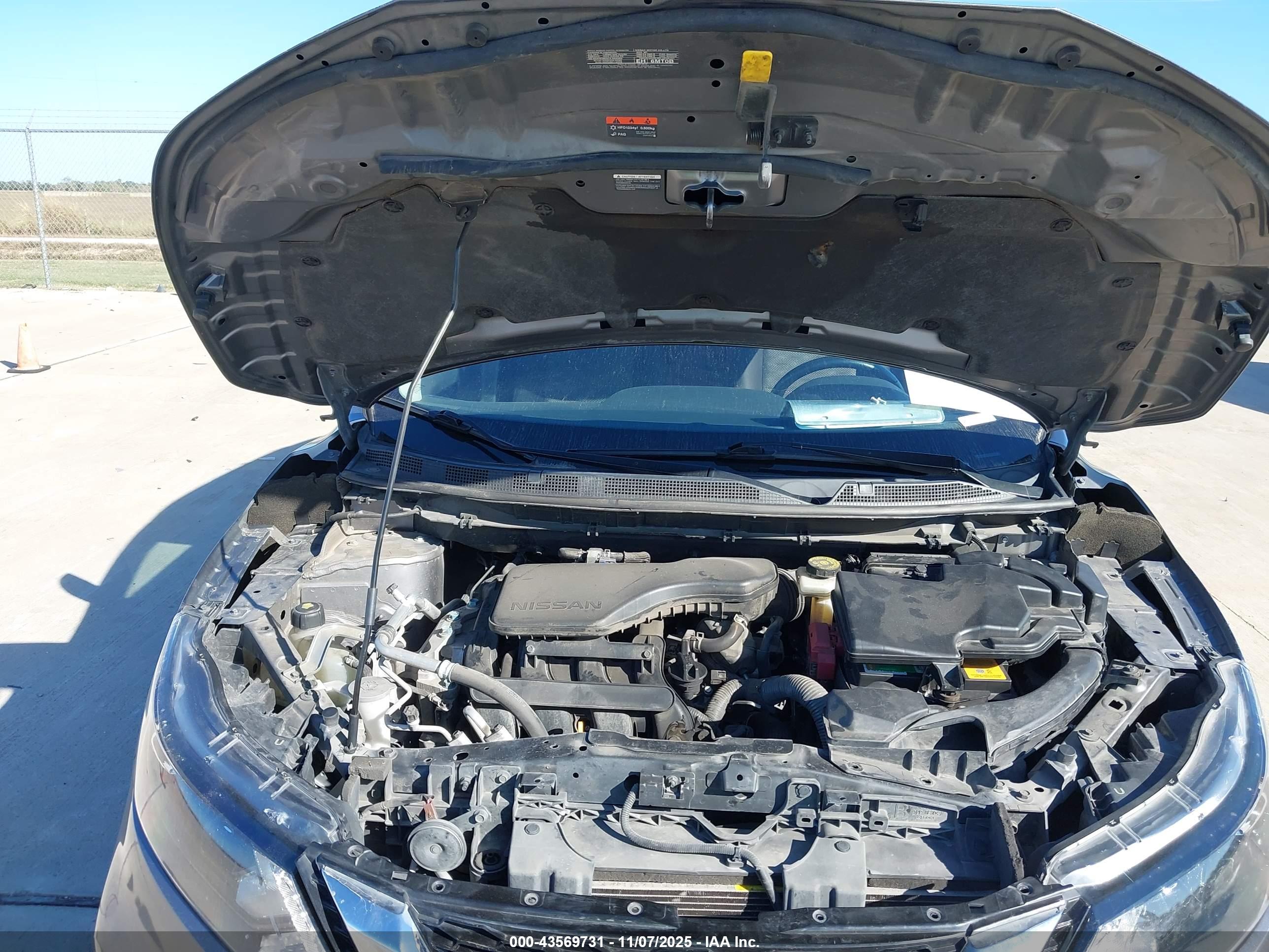 NISSAN ROGUE image 10