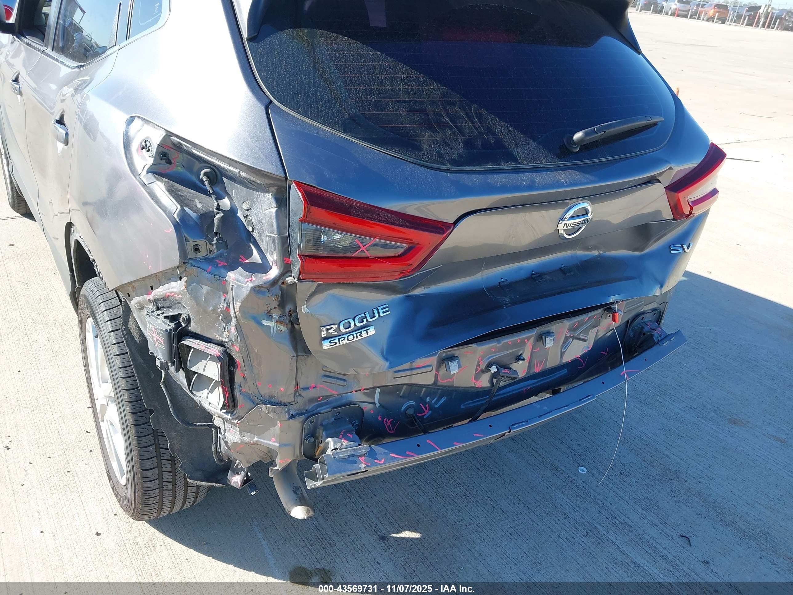 NISSAN ROGUE image 6