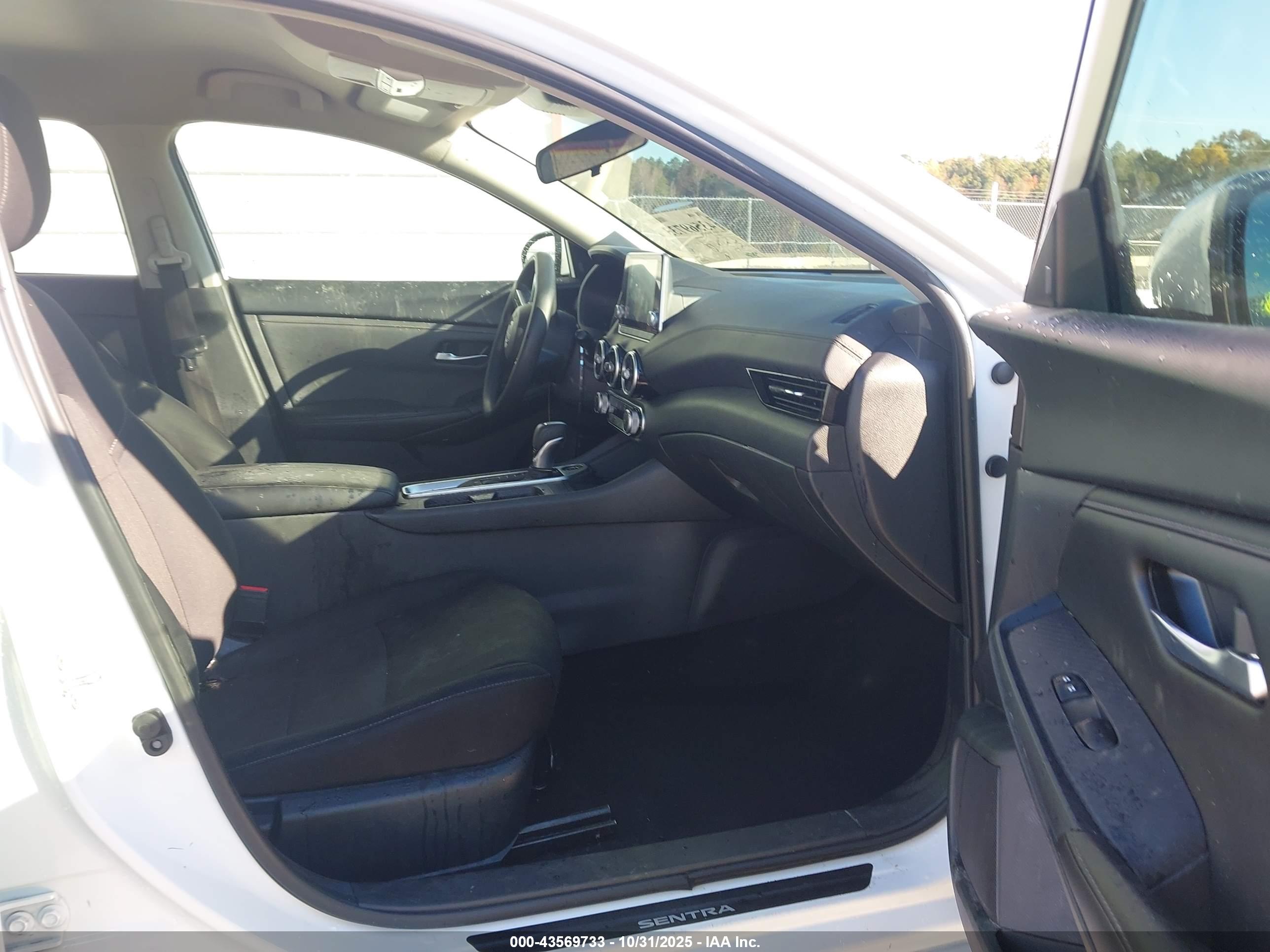 NISSAN SENTRA image 5