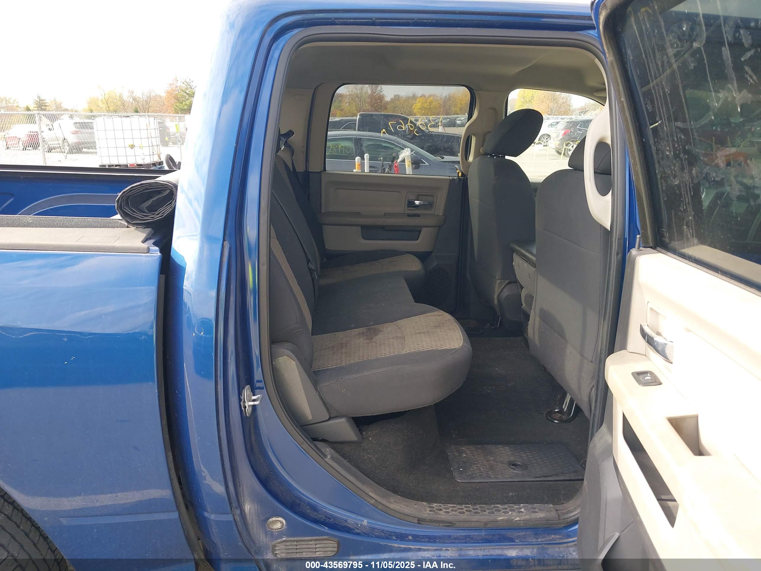 DODGE RAM image 8