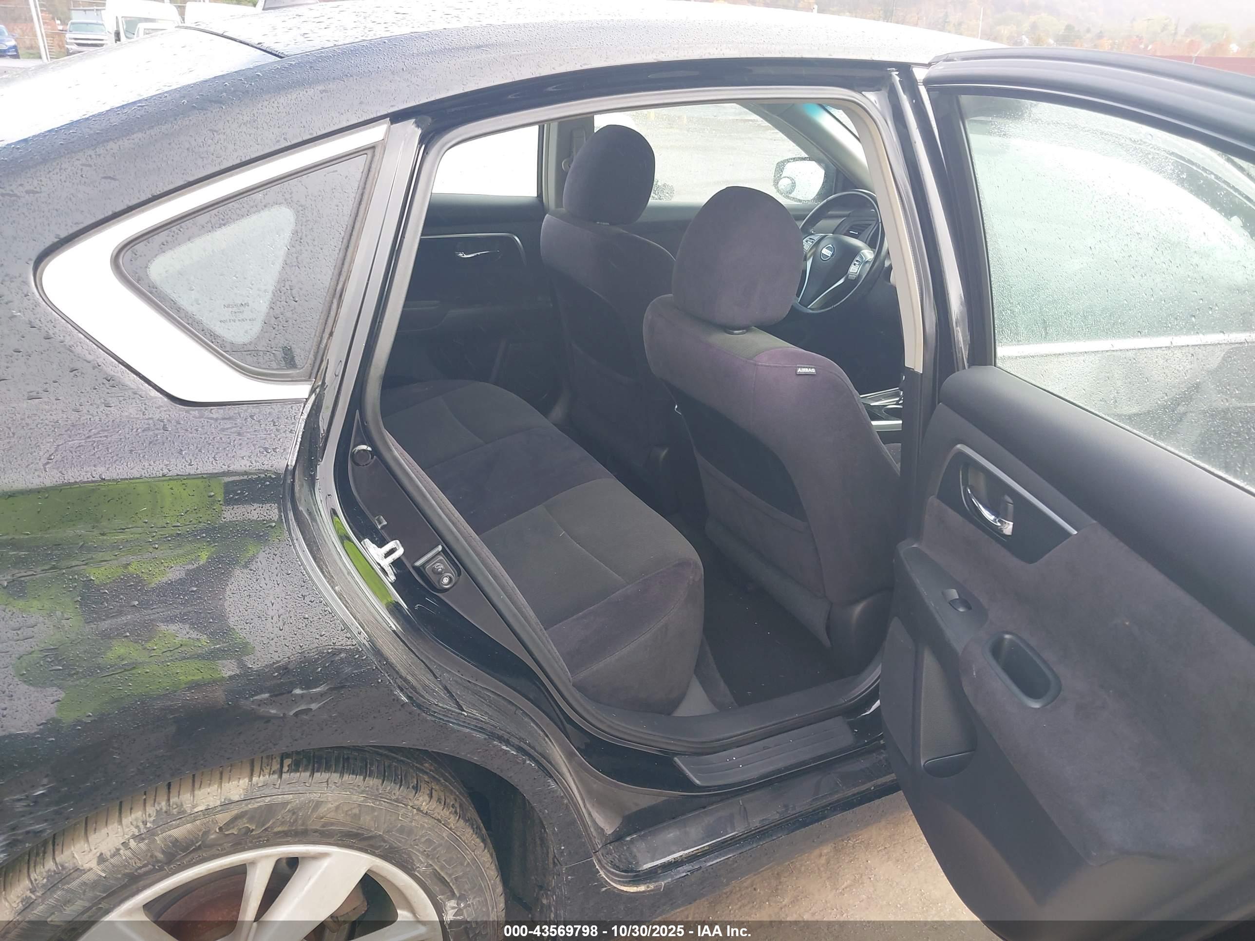 NISSAN ALTIMA image 8