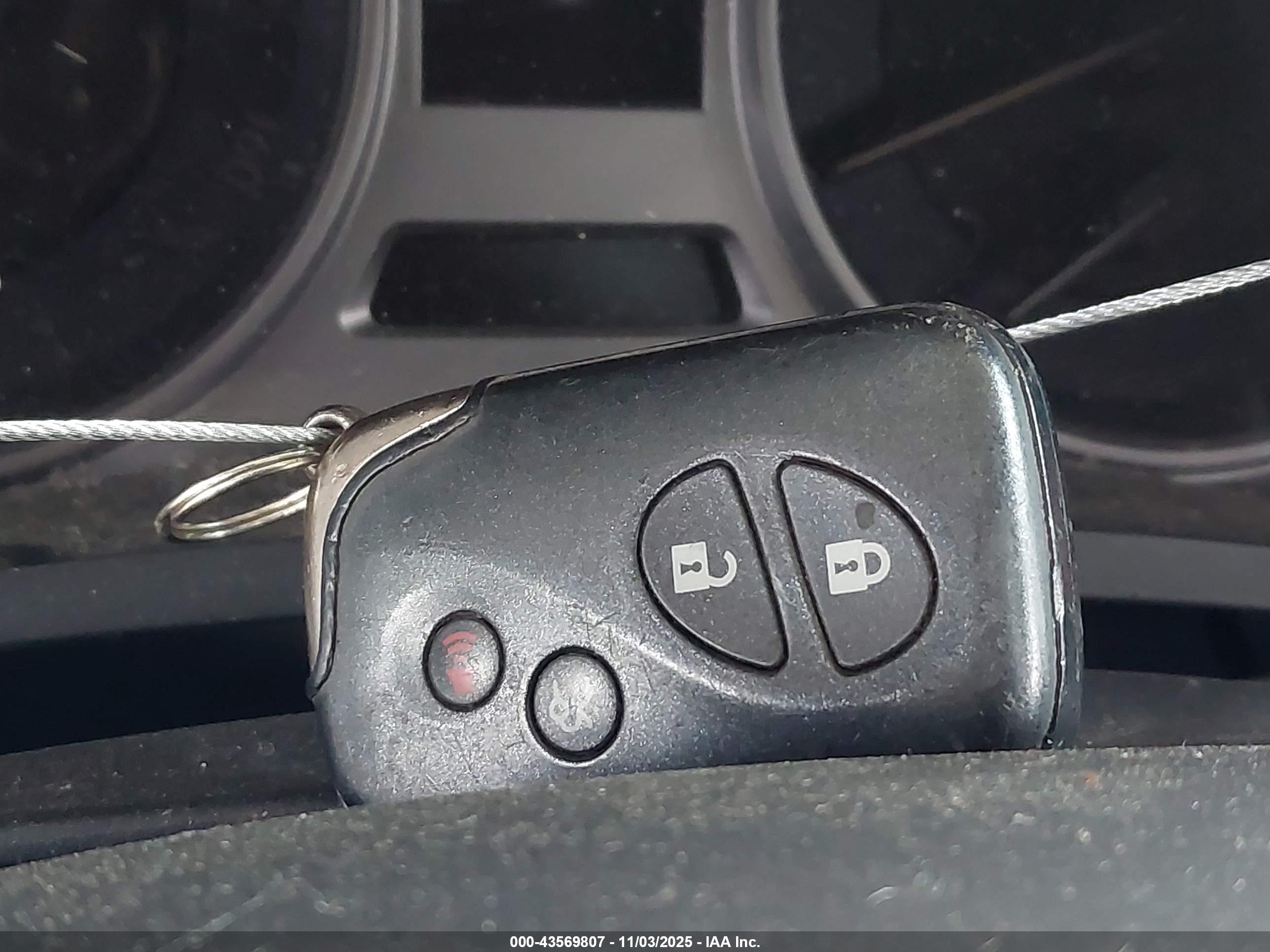 LEXUS IS image 11