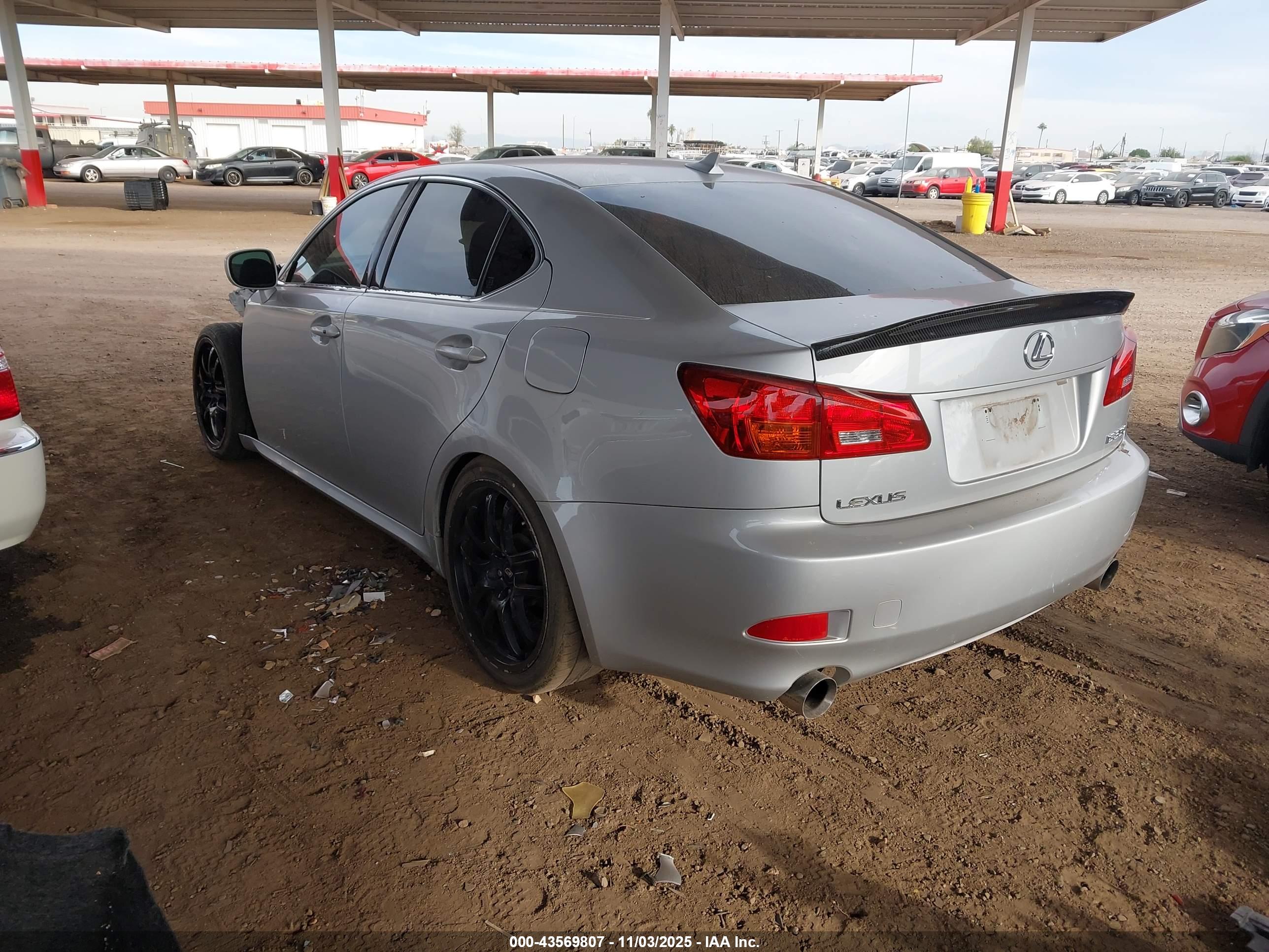 LEXUS IS image 3