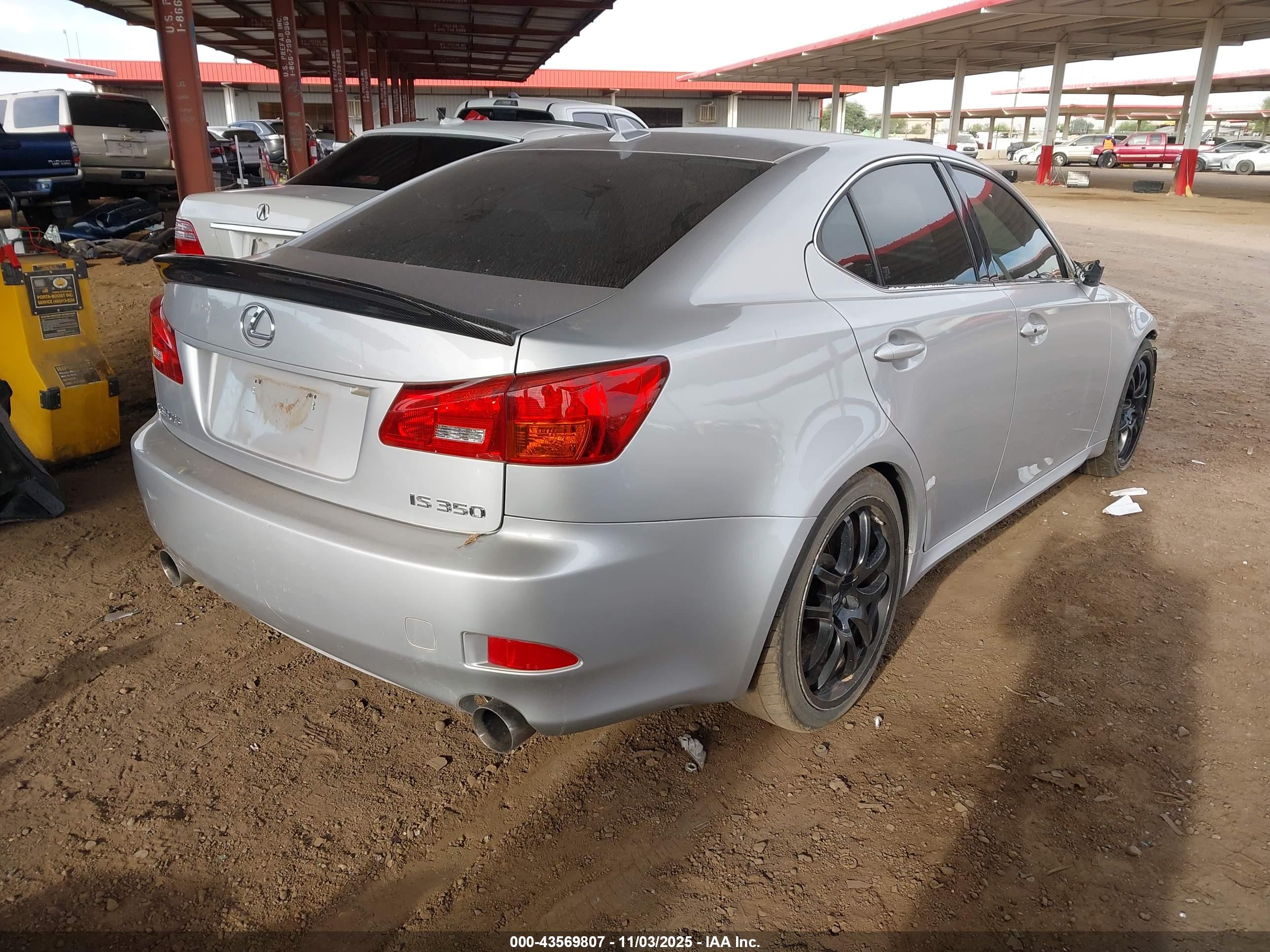 LEXUS IS image 4
