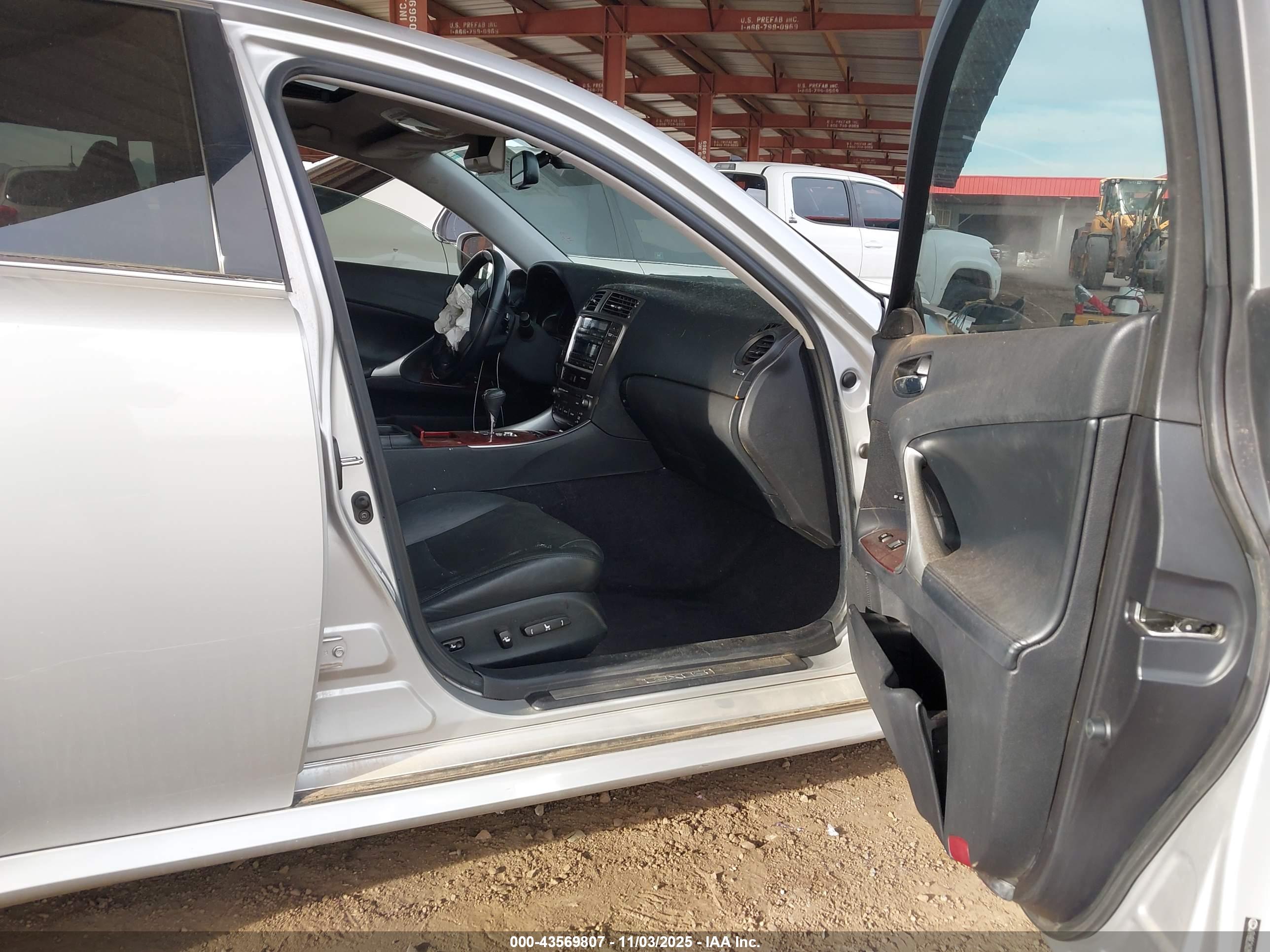 LEXUS IS image 5