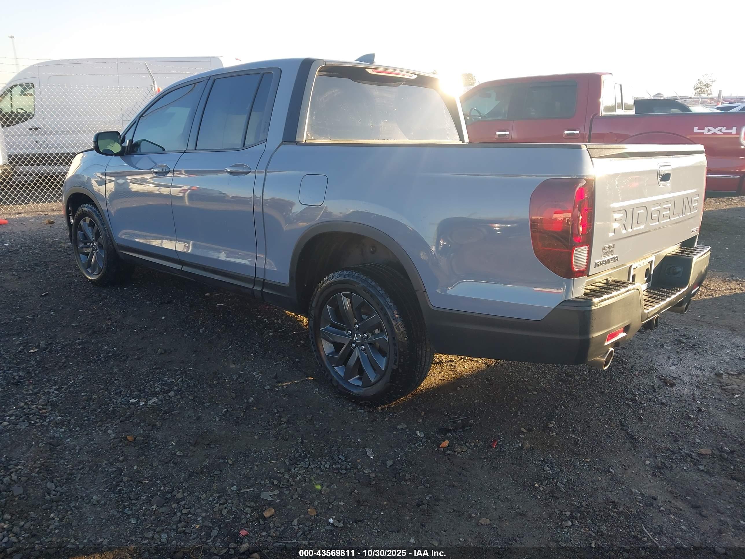 HONDA RIDGELINE image 3