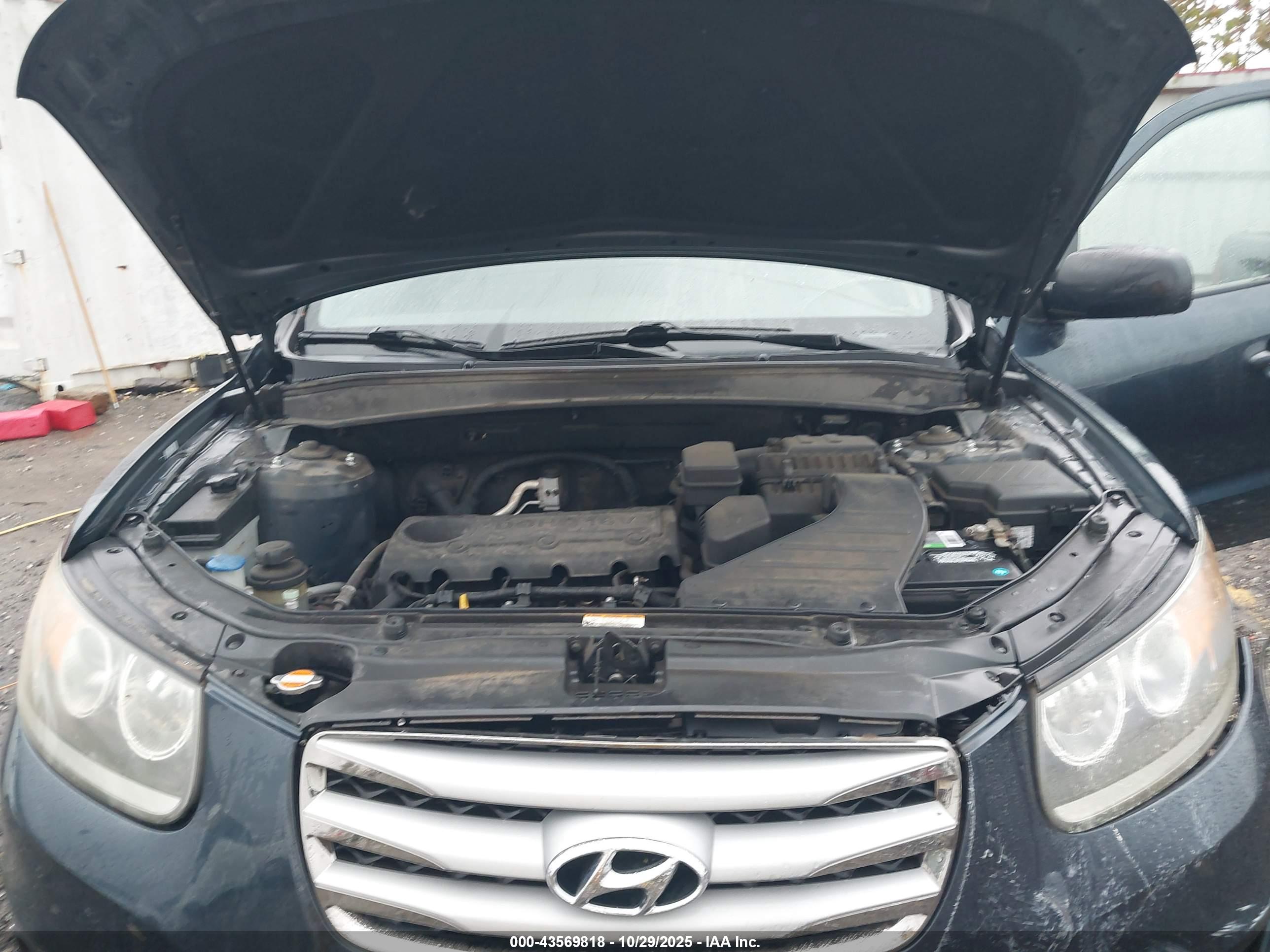 HYUNDAI SANTA image 10