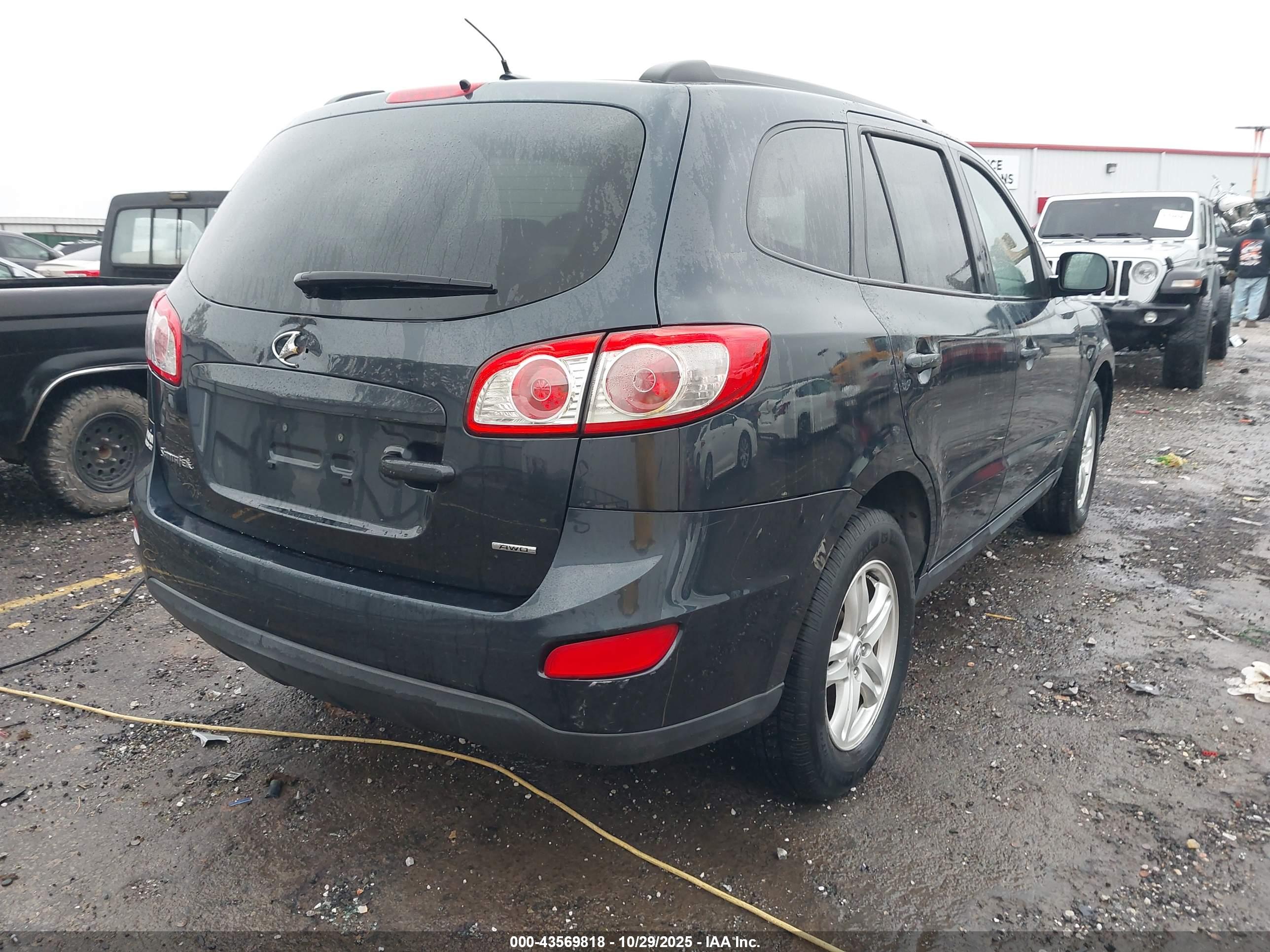 HYUNDAI SANTA image 4