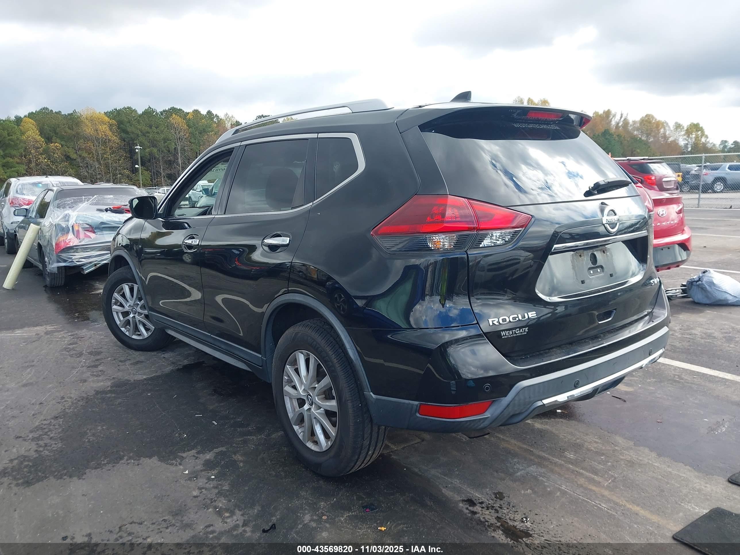 NISSAN ROGUE image 3