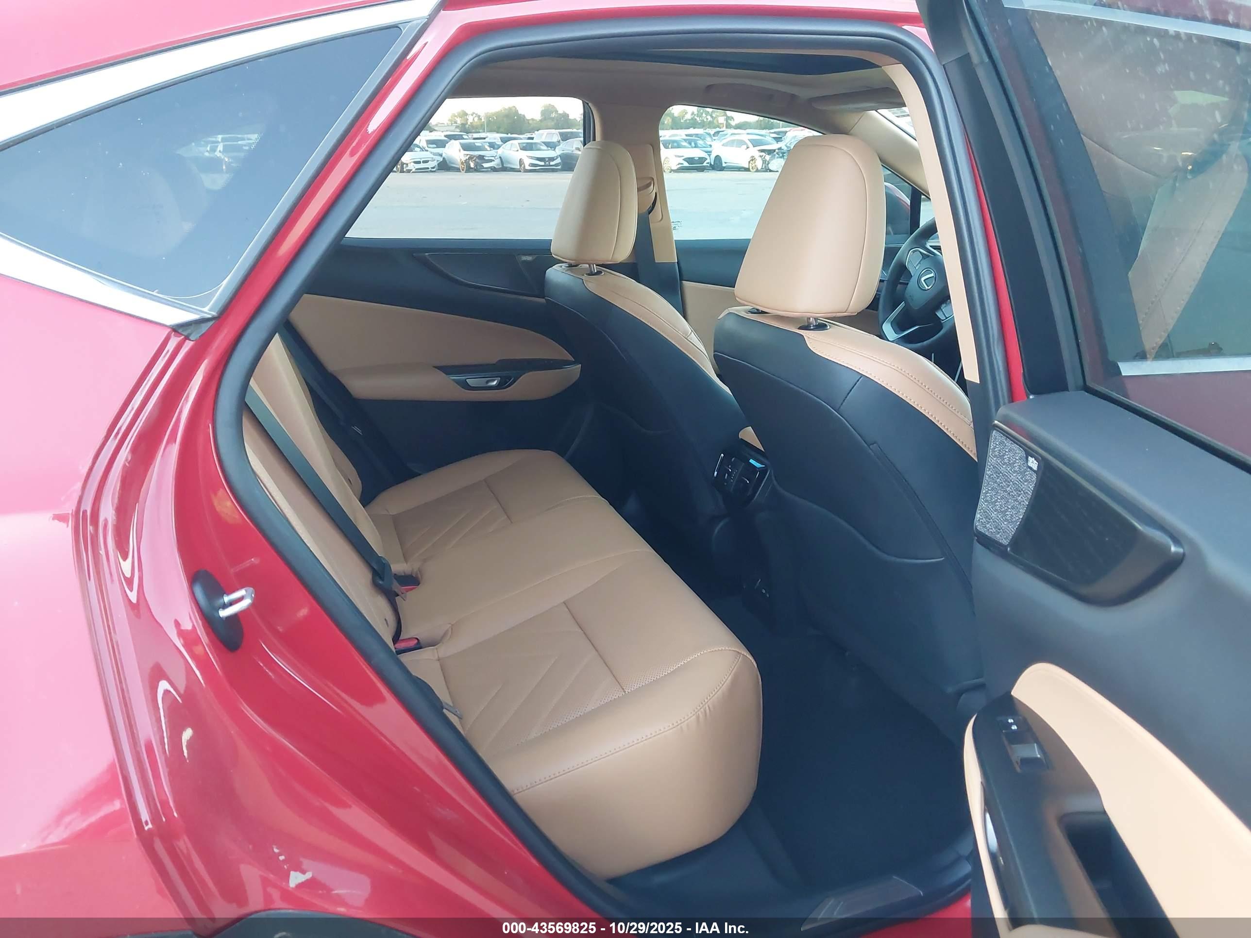 LEXUS NX image 8
