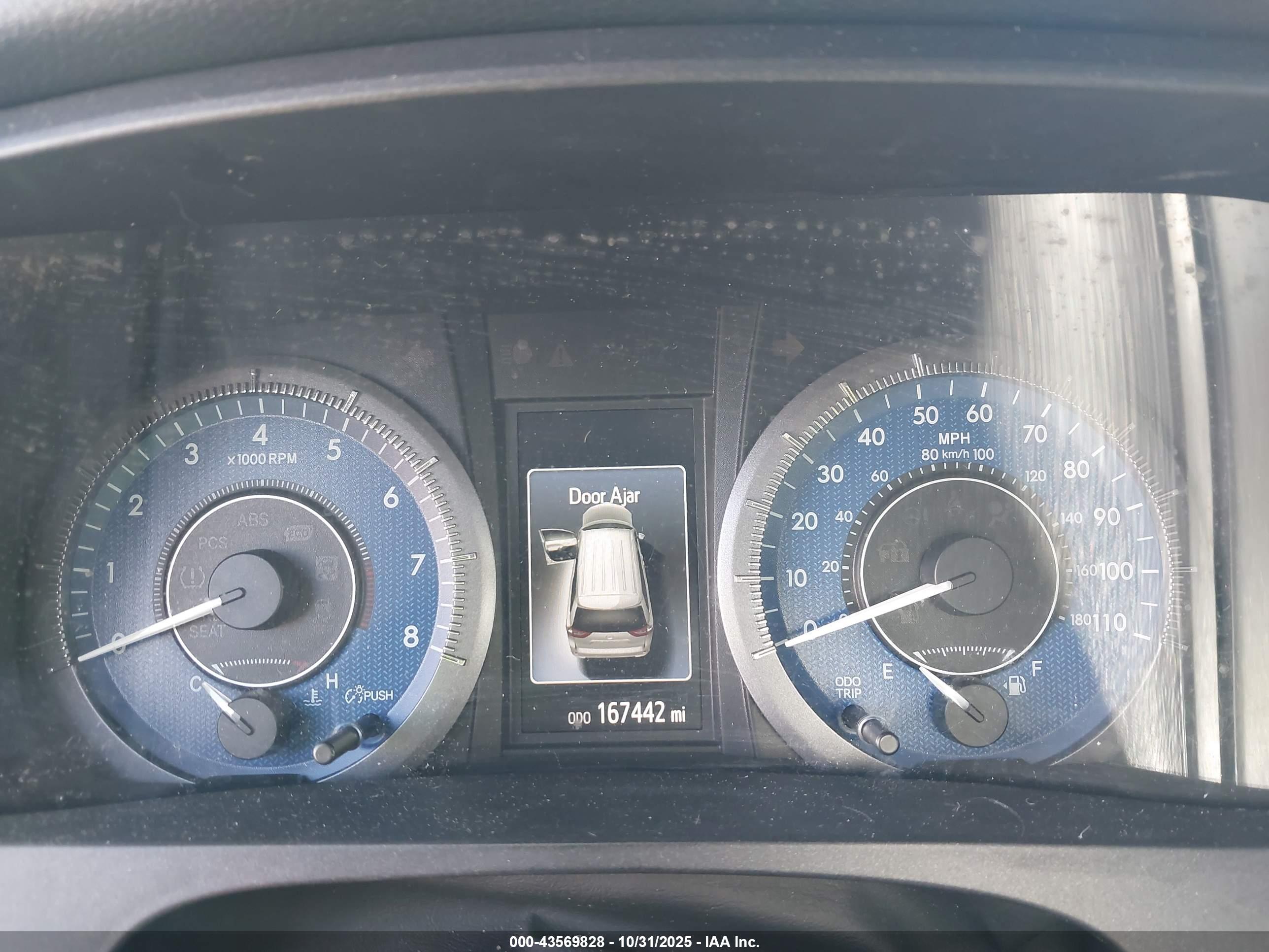 TOYOTA SIENNA image 7